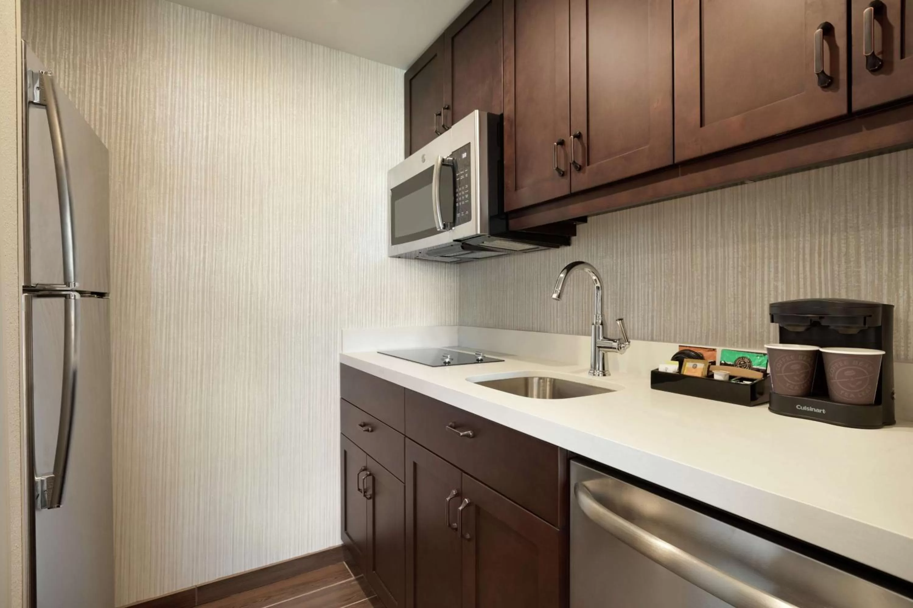 Kitchen or kitchenette in Homewood Suites by Hilton Albany Crossgates Mall