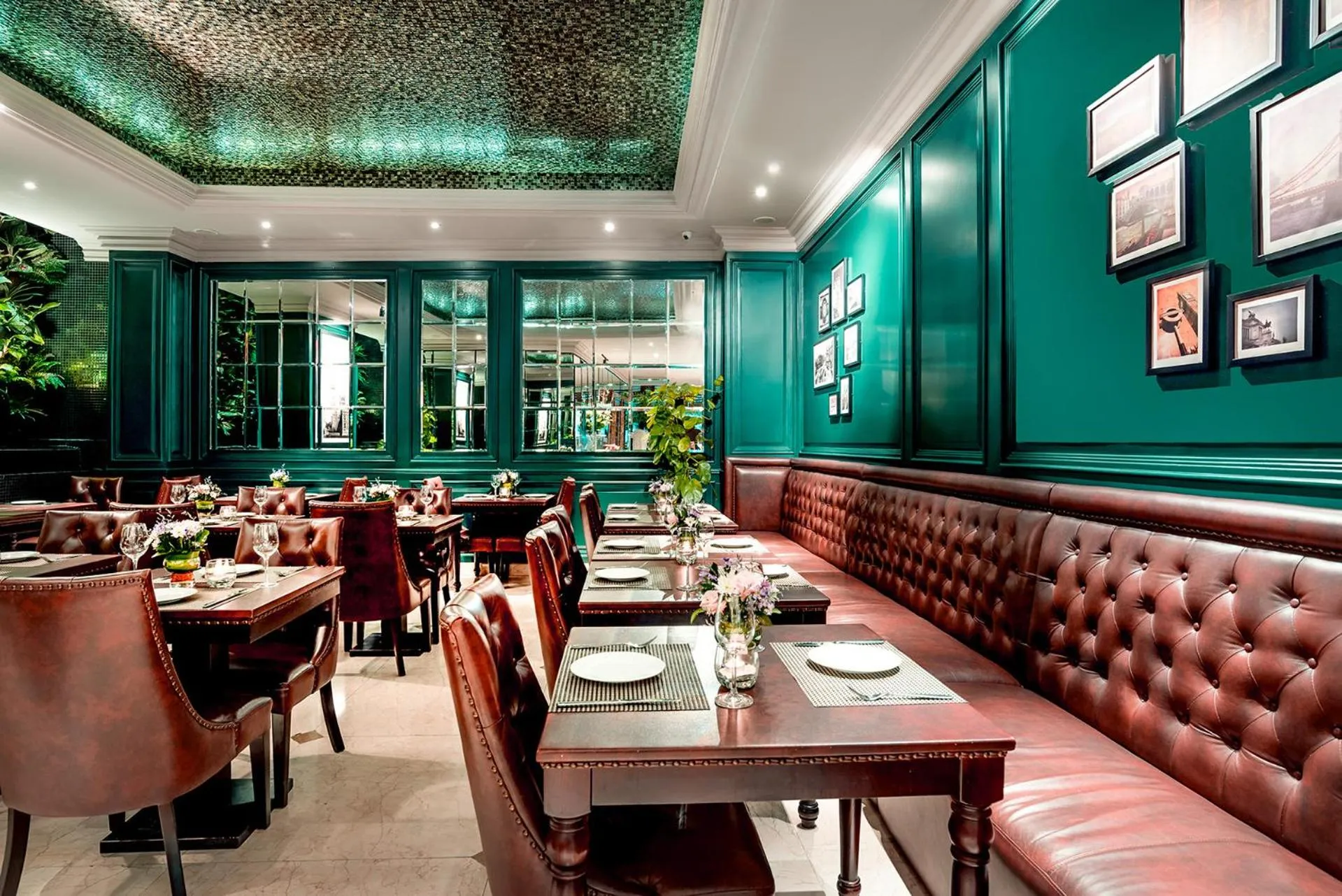 Restaurant/places to eat in Silverland Jolie Hotel