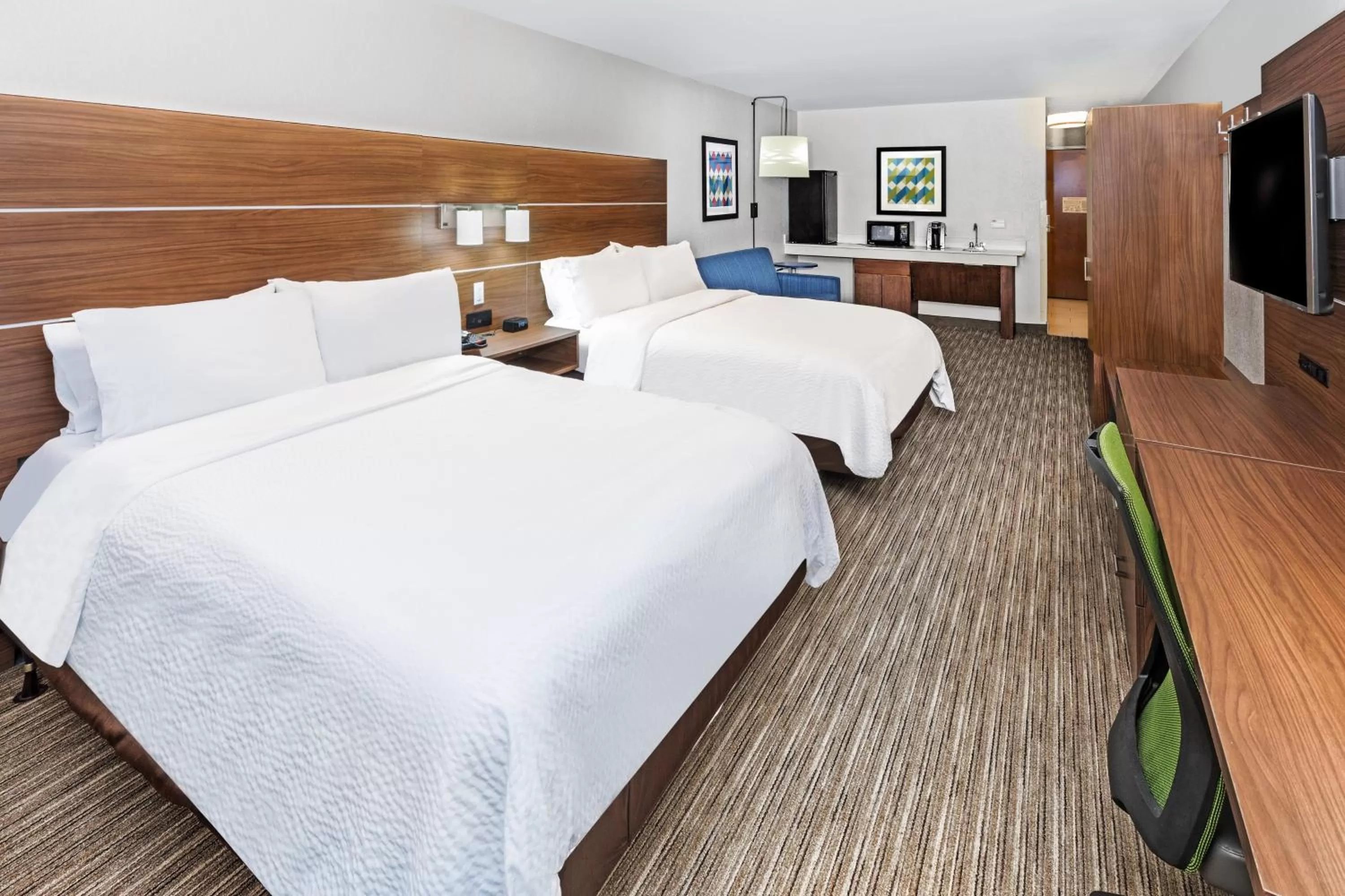 Photo of the whole room, Bed in Holiday Inn Express & Suites Lafayette South by IHG