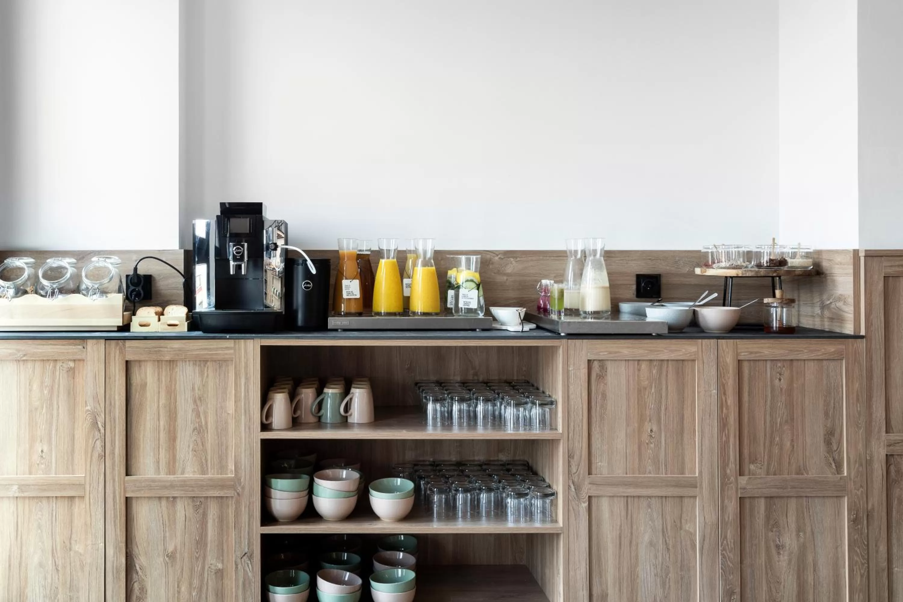 Buffet breakfast in Petit Palace Vargas