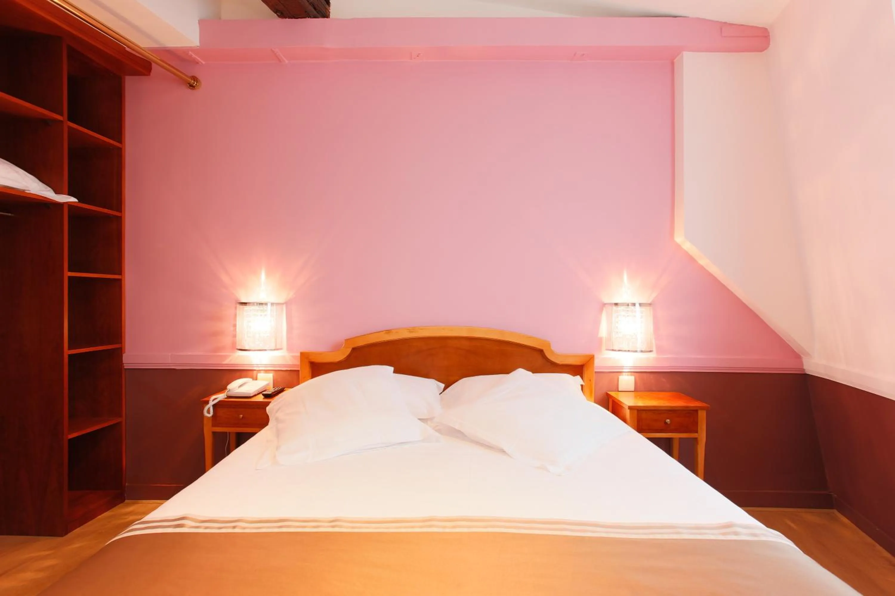 Bed in Hotel Atelier Vavin