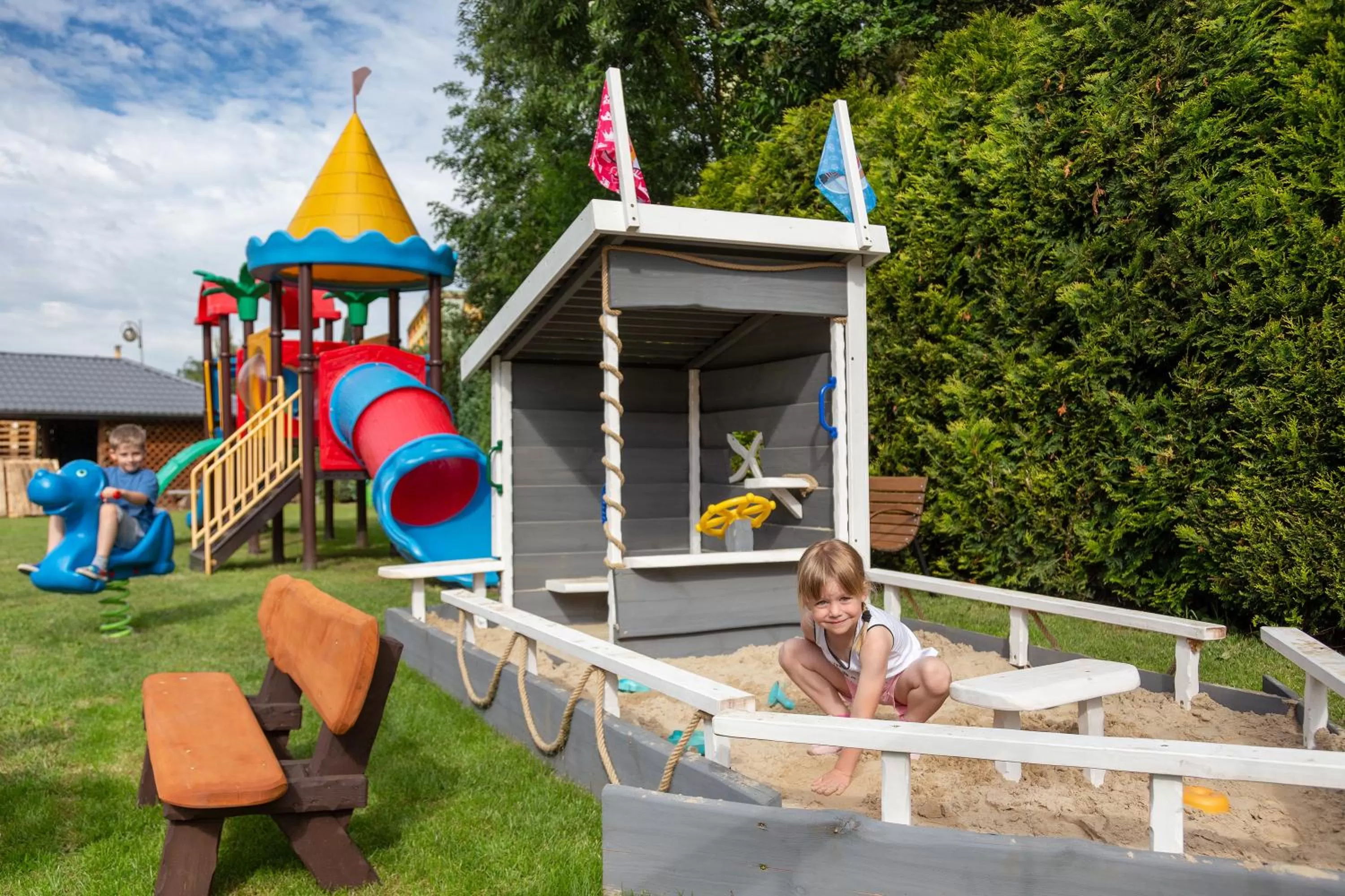Children play ground in Apartamenty i pokoje Montana