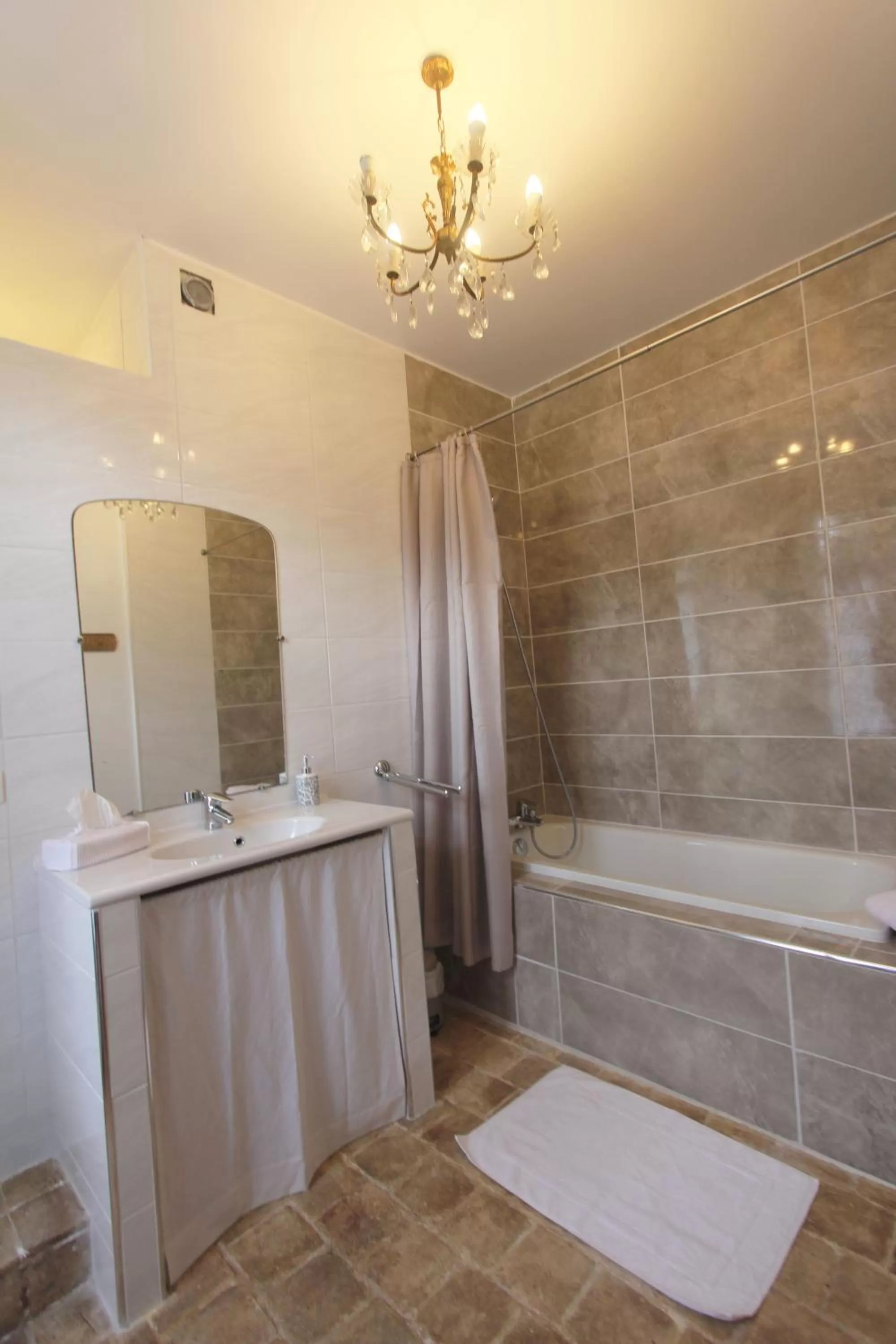 Bathroom in Domaine de Planchoury