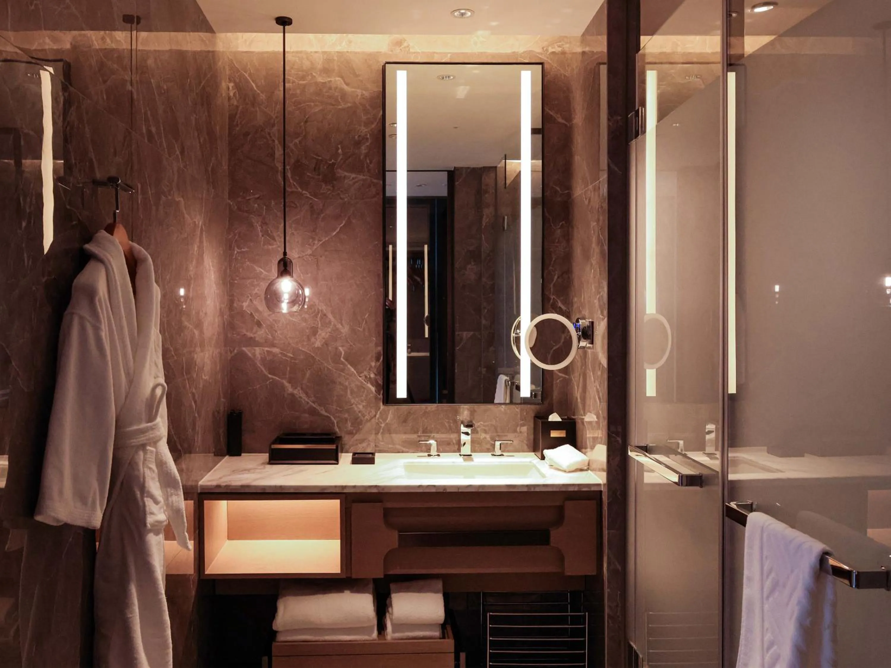 Toilet in DoubleTree by Hilton Chengdu Riverside - Close to Panda Base and Chengdu East Railway