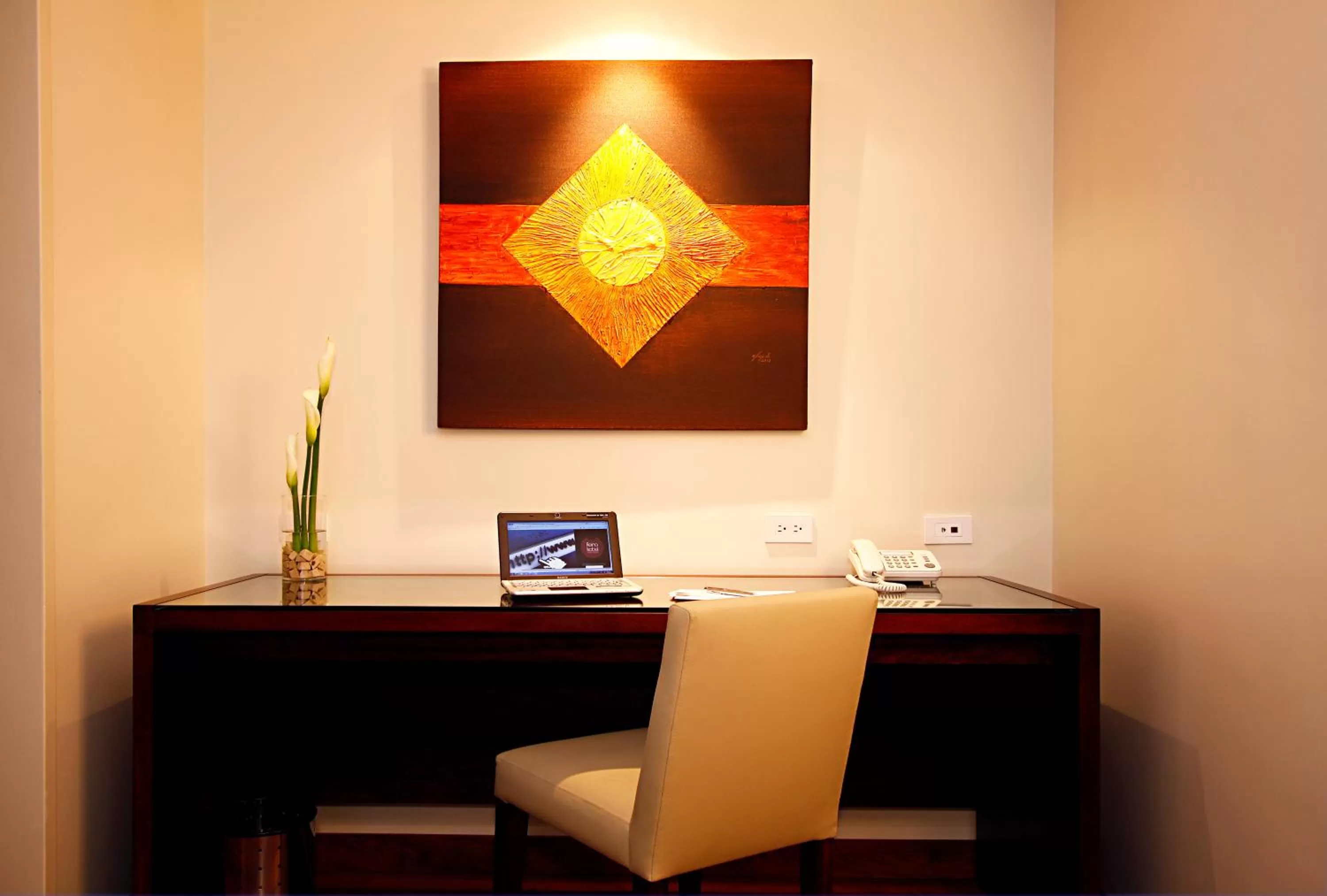 Photo of the whole room in Hotel Reina Isabel