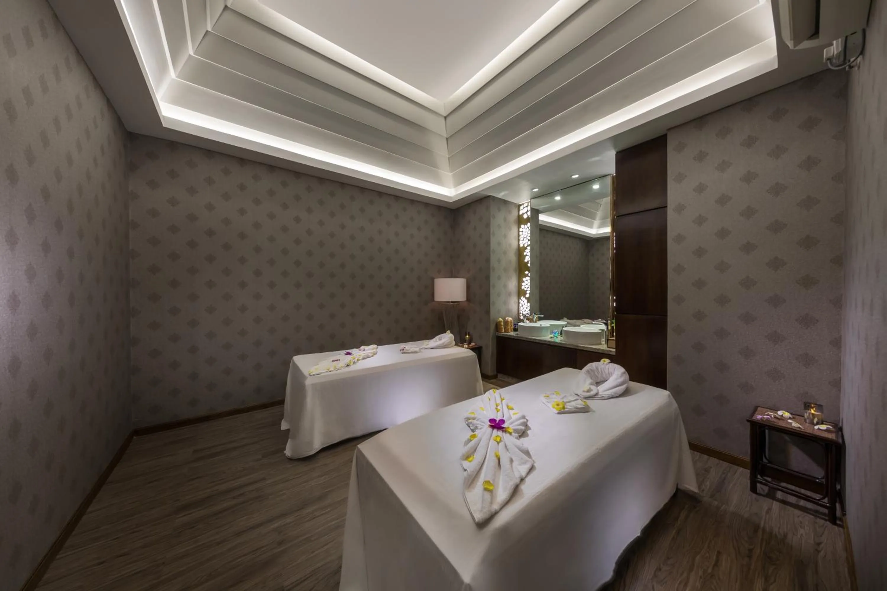 Massage in Best Western Green Hill Hotel