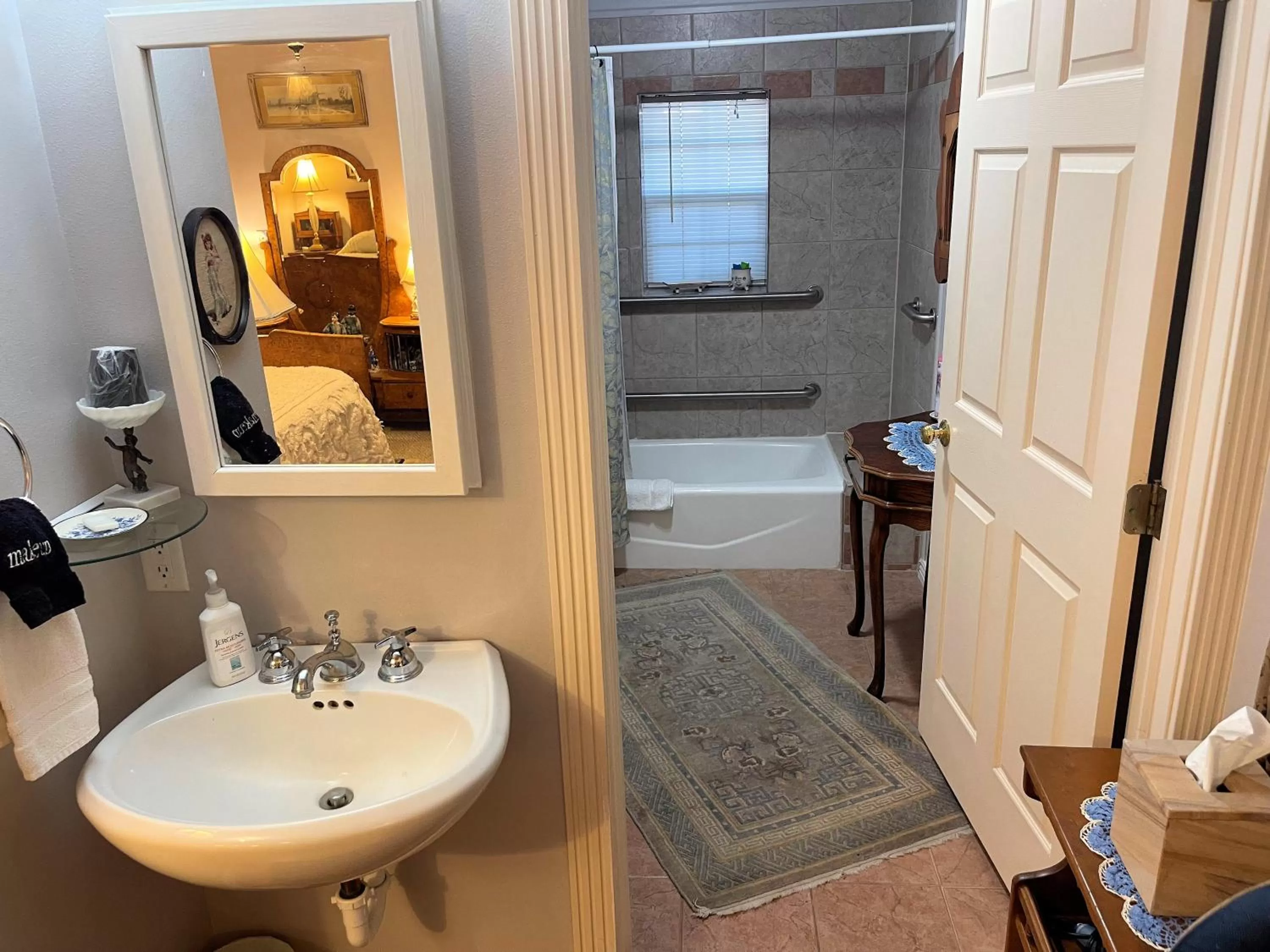 Bathroom in Big Yellow Inn