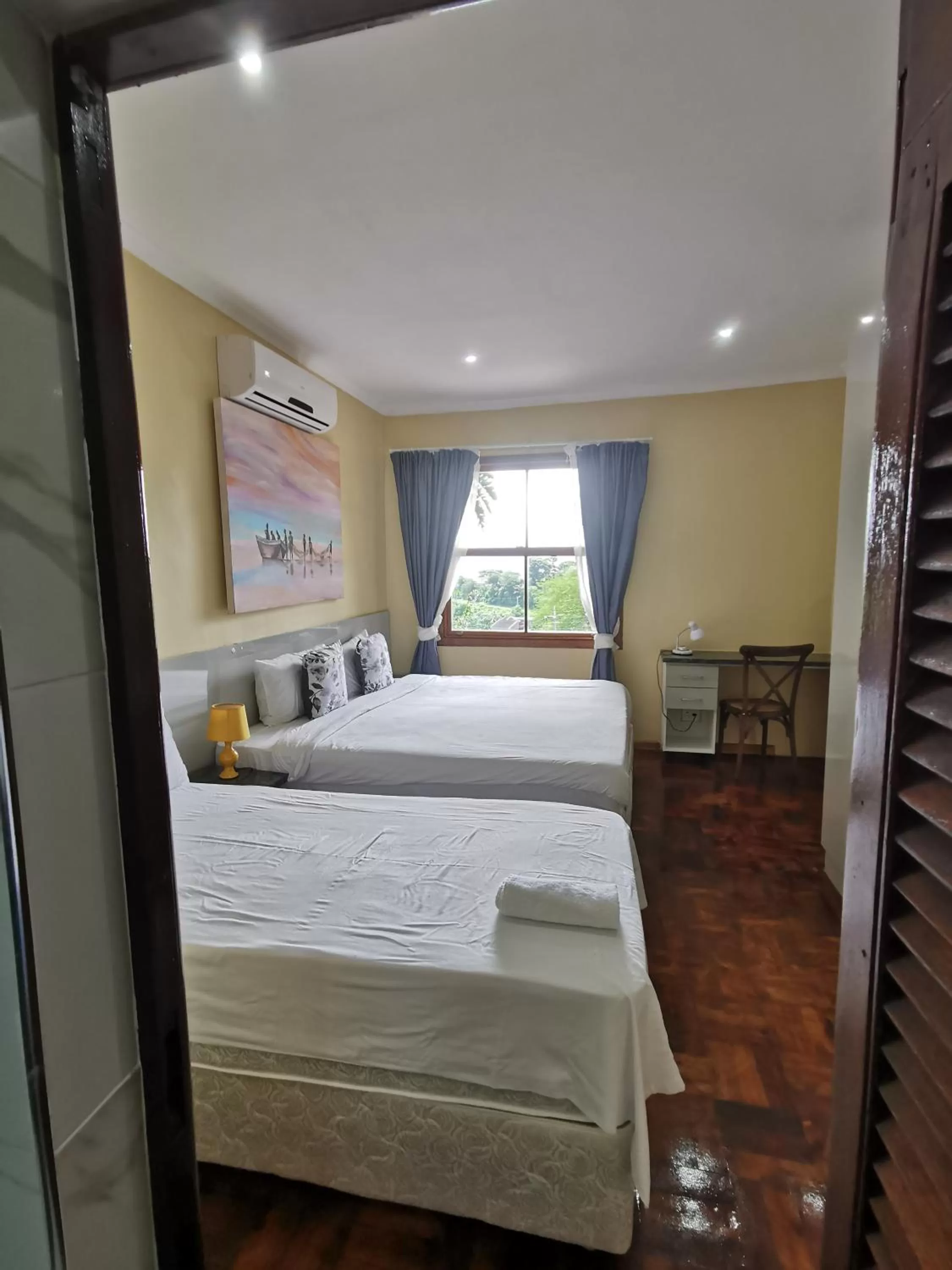 Bed in Gem of Manor drive