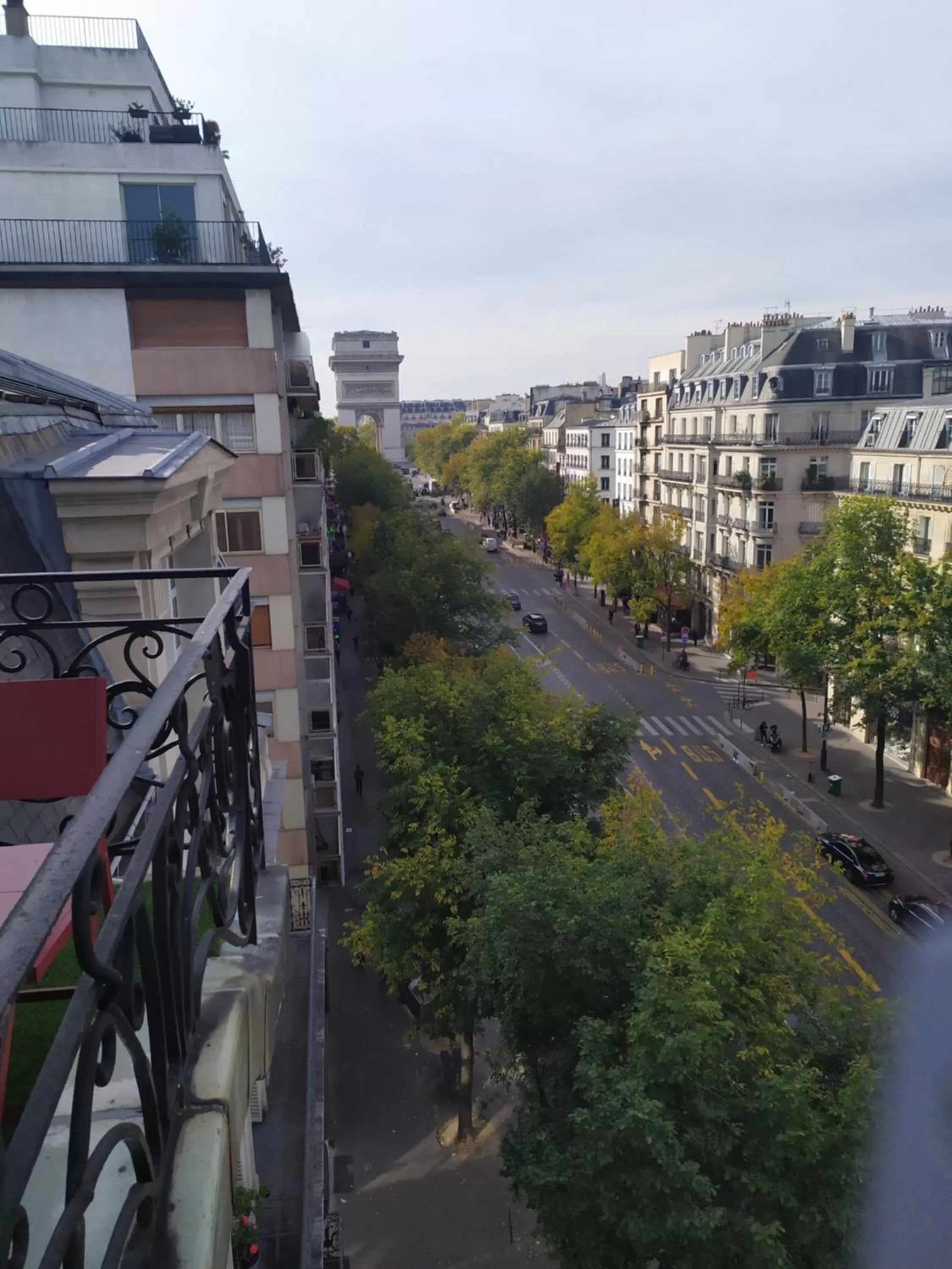 City view in Elysées Ceramic