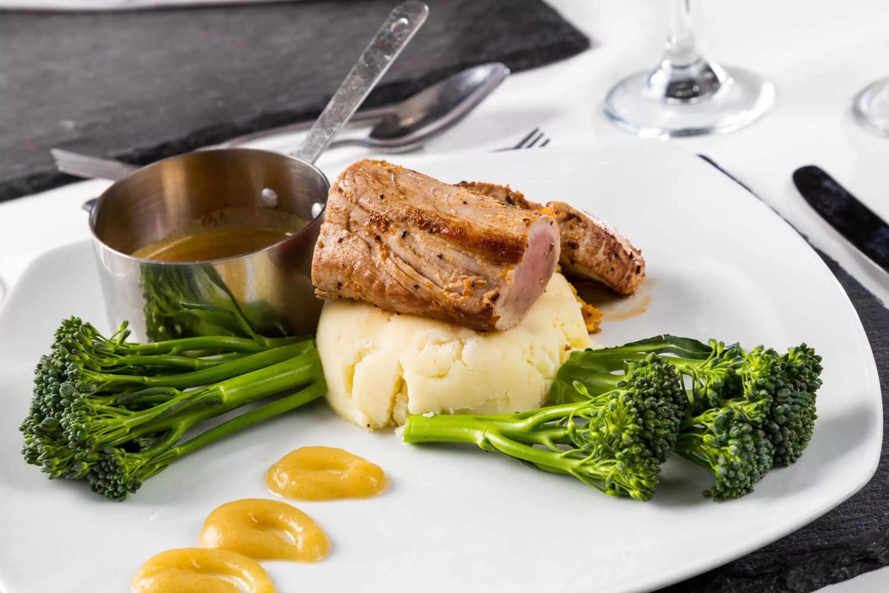 Restaurant/places to eat in Beach Hut Suites