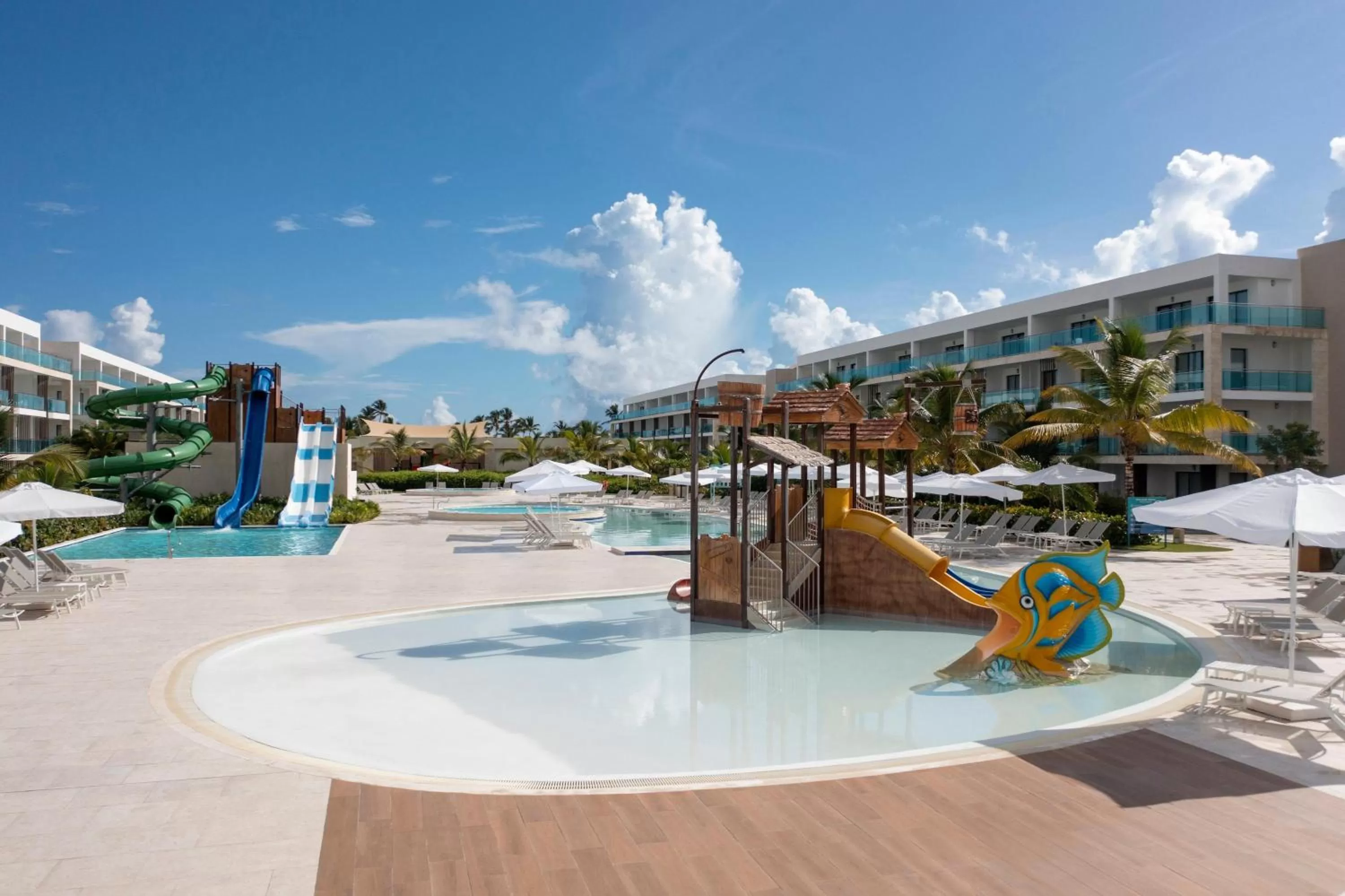 Swimming pool in Serenade Punta Cana Beach & Spa Resort