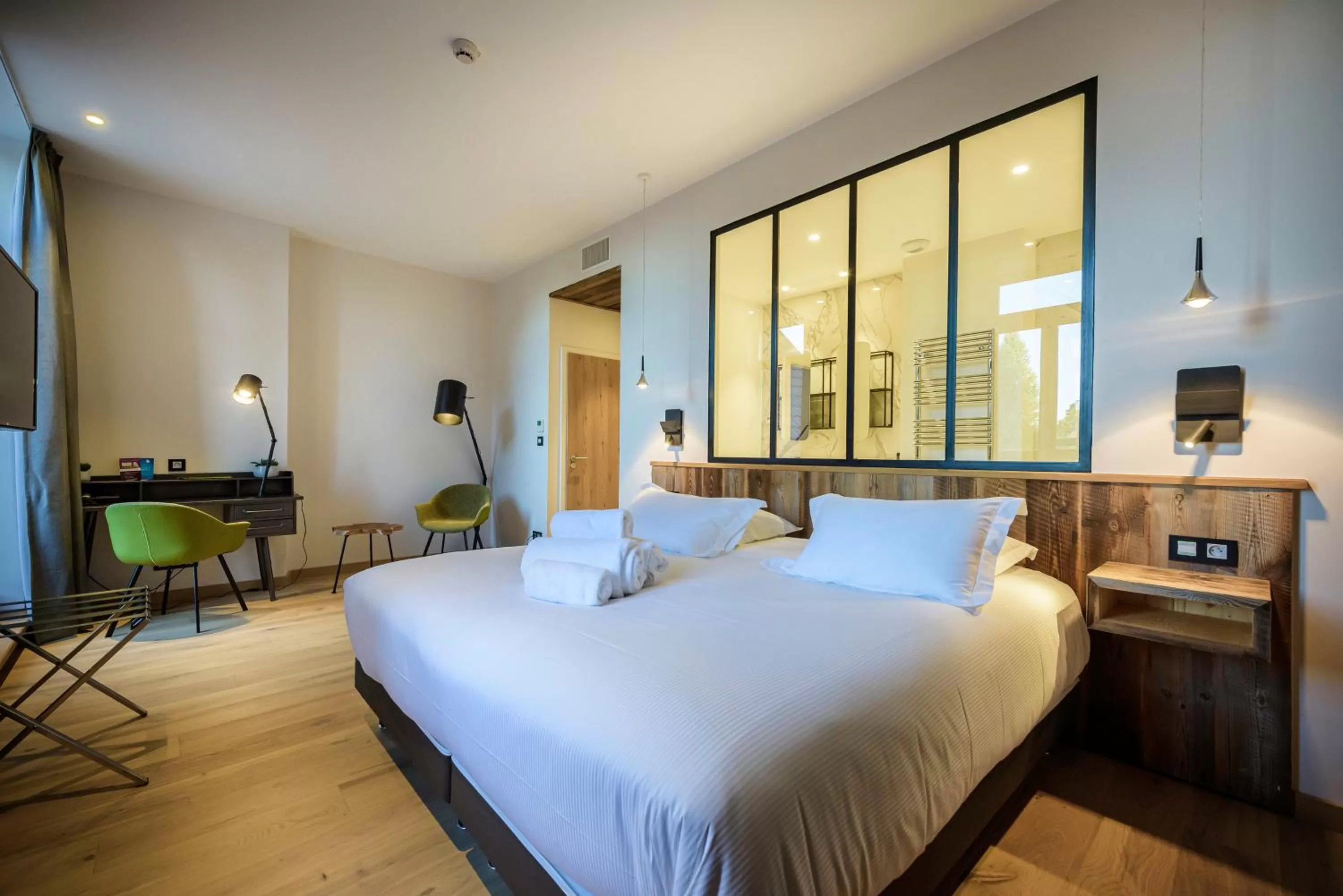 Bed in Hôtel La Garenne