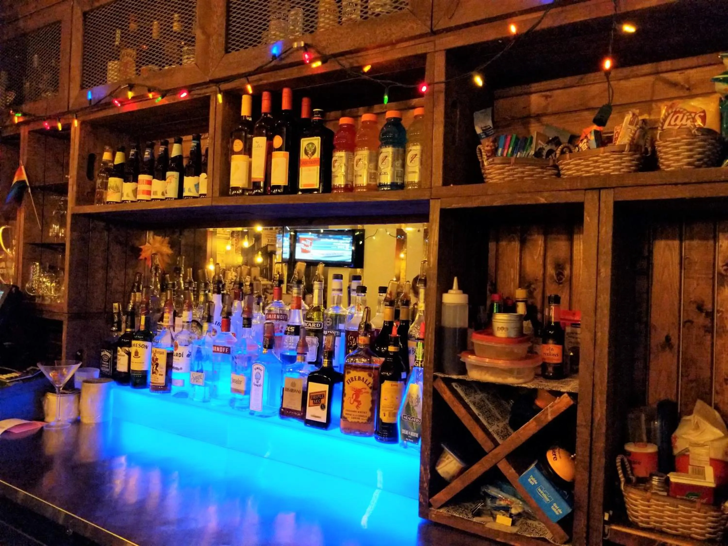 Lounge or bar in Samesun Montreal Hotel & Hostel