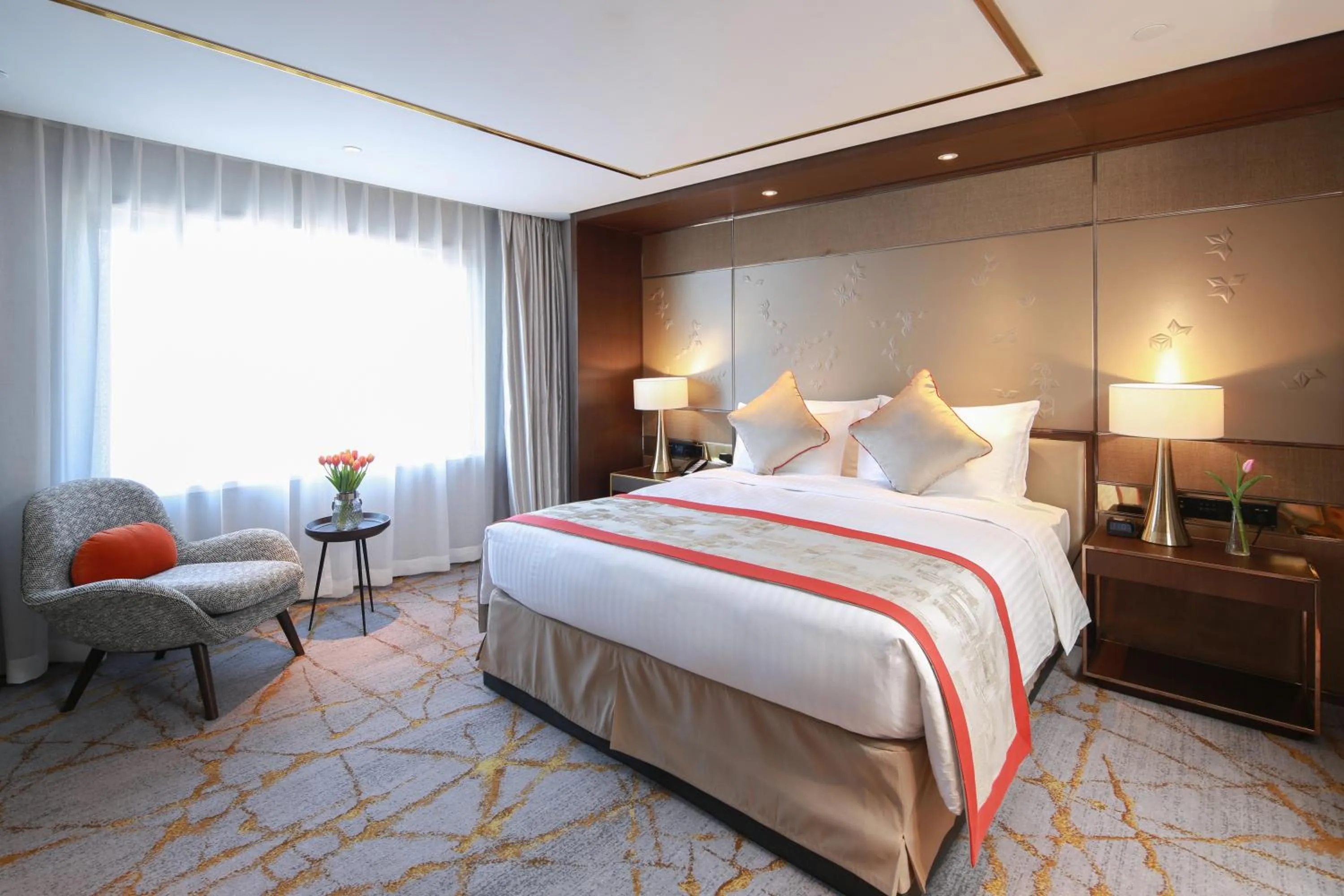 Bed in Golden Tulip Shanghai Hongqiao- A Louvre Hotel