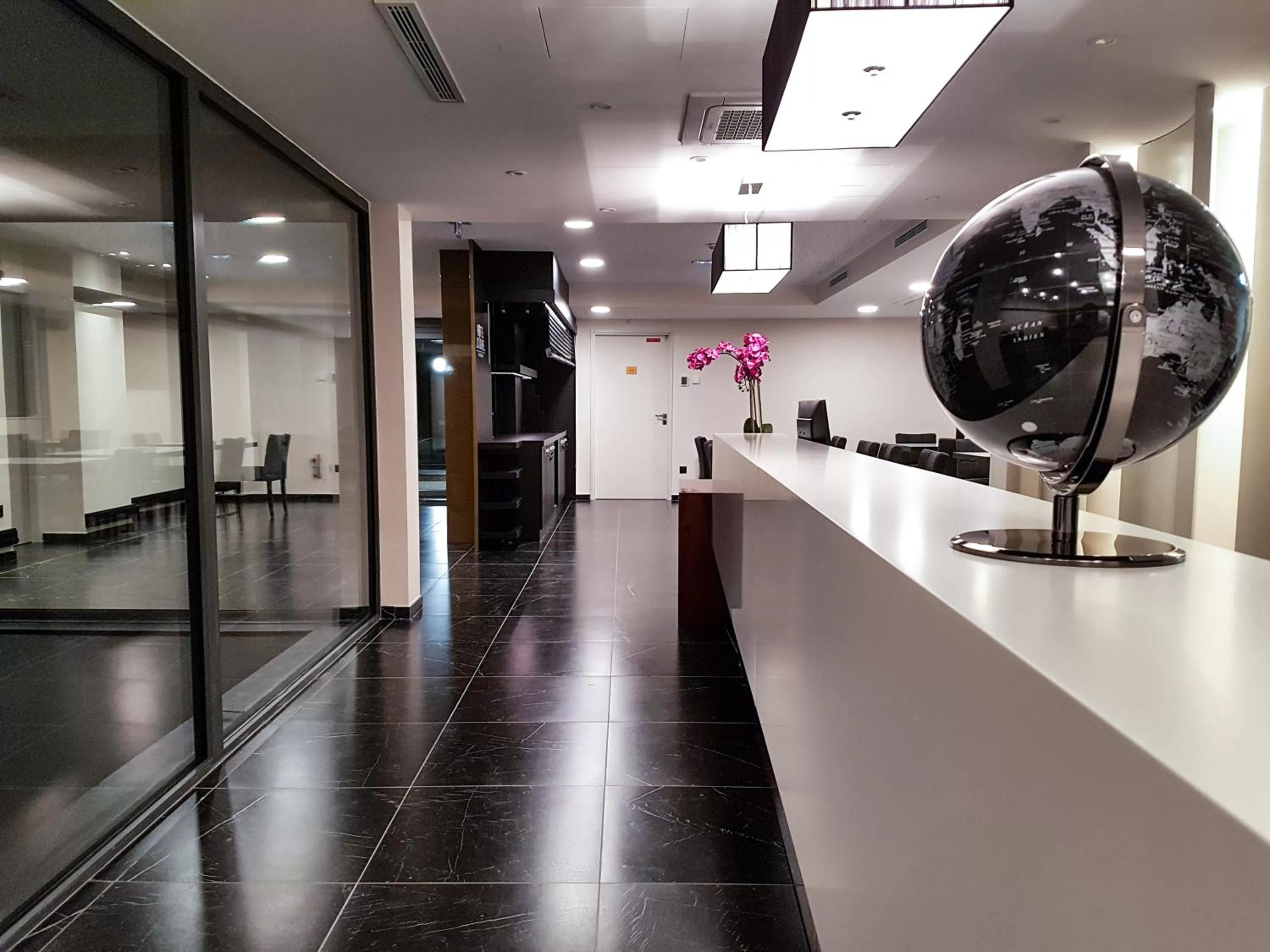 Area and facilities in Best Western Hôtel Journel Paris Sud