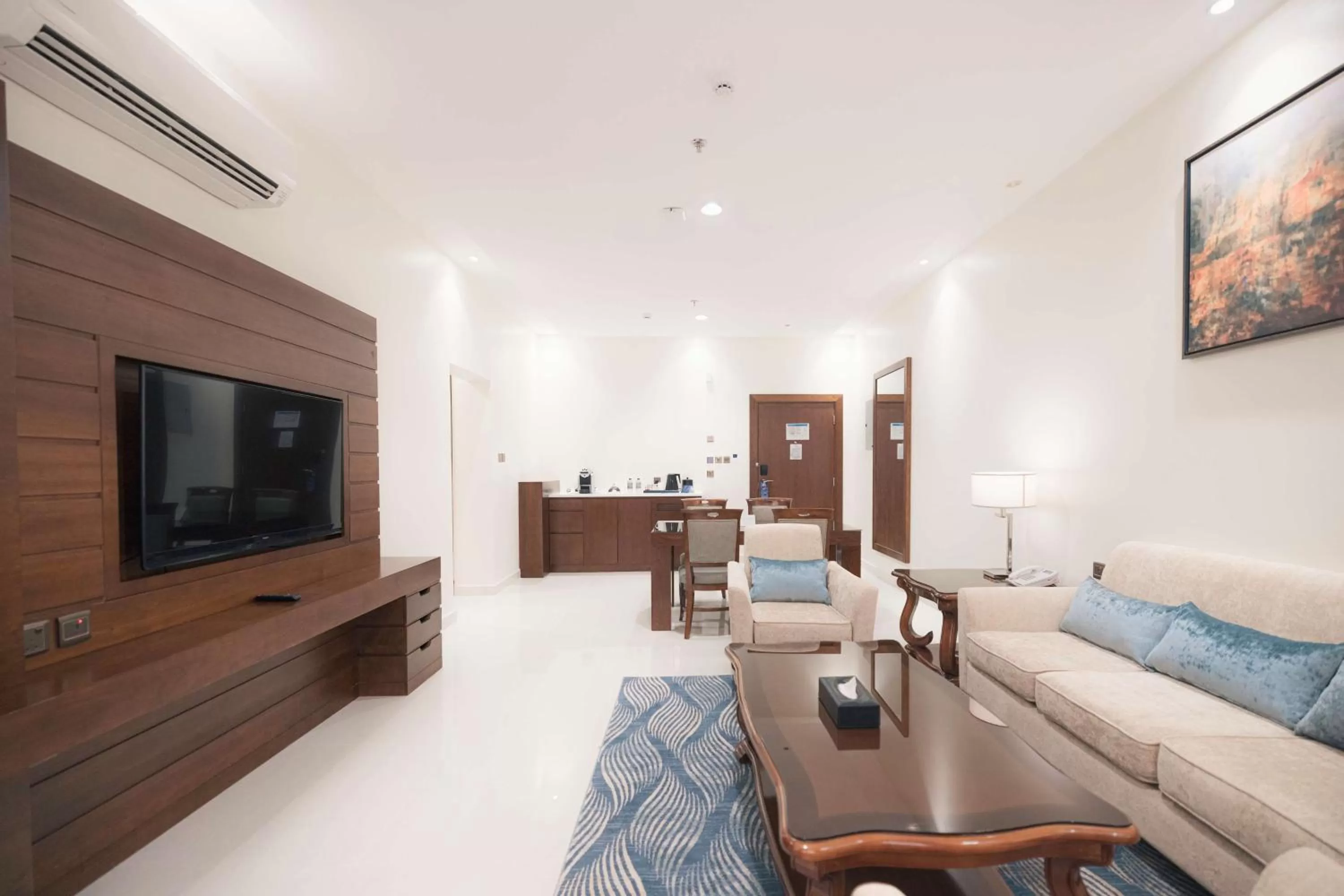 Photo of the whole room in Radisson Blu Hotel, Buraidah