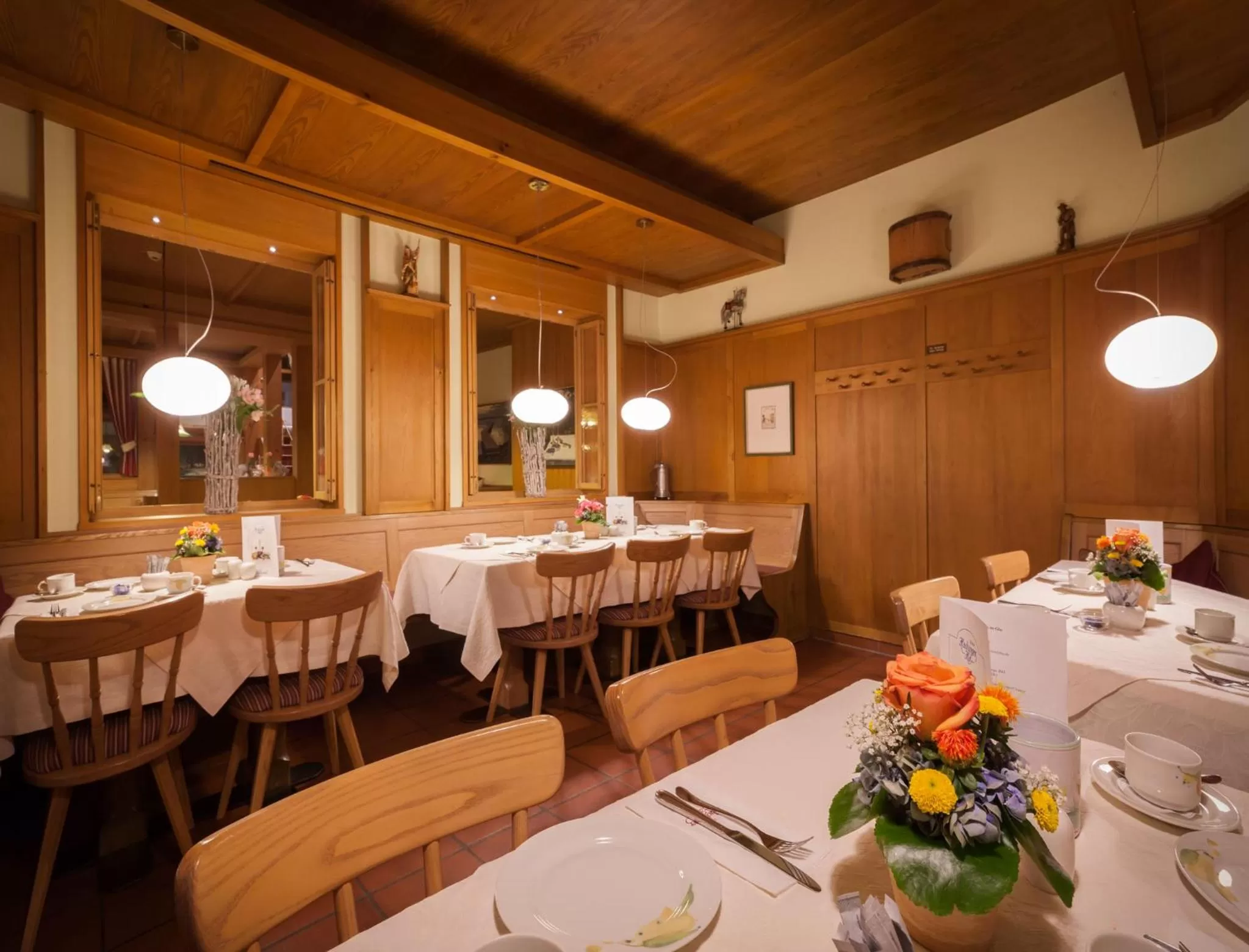 Restaurant/places to eat in Hotel Hachinger Hof