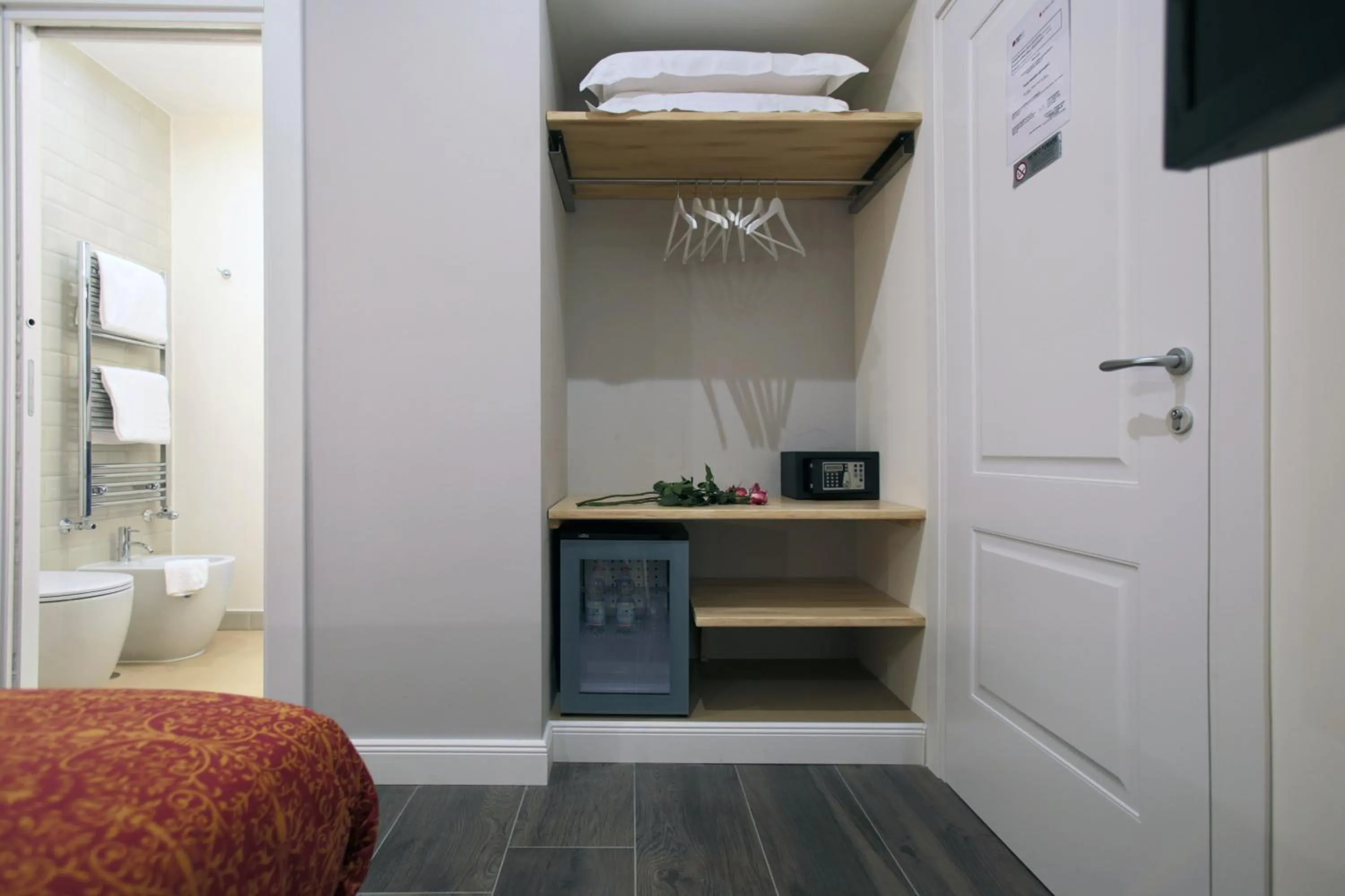 Decorative detail in Trevi Contemporary Suite