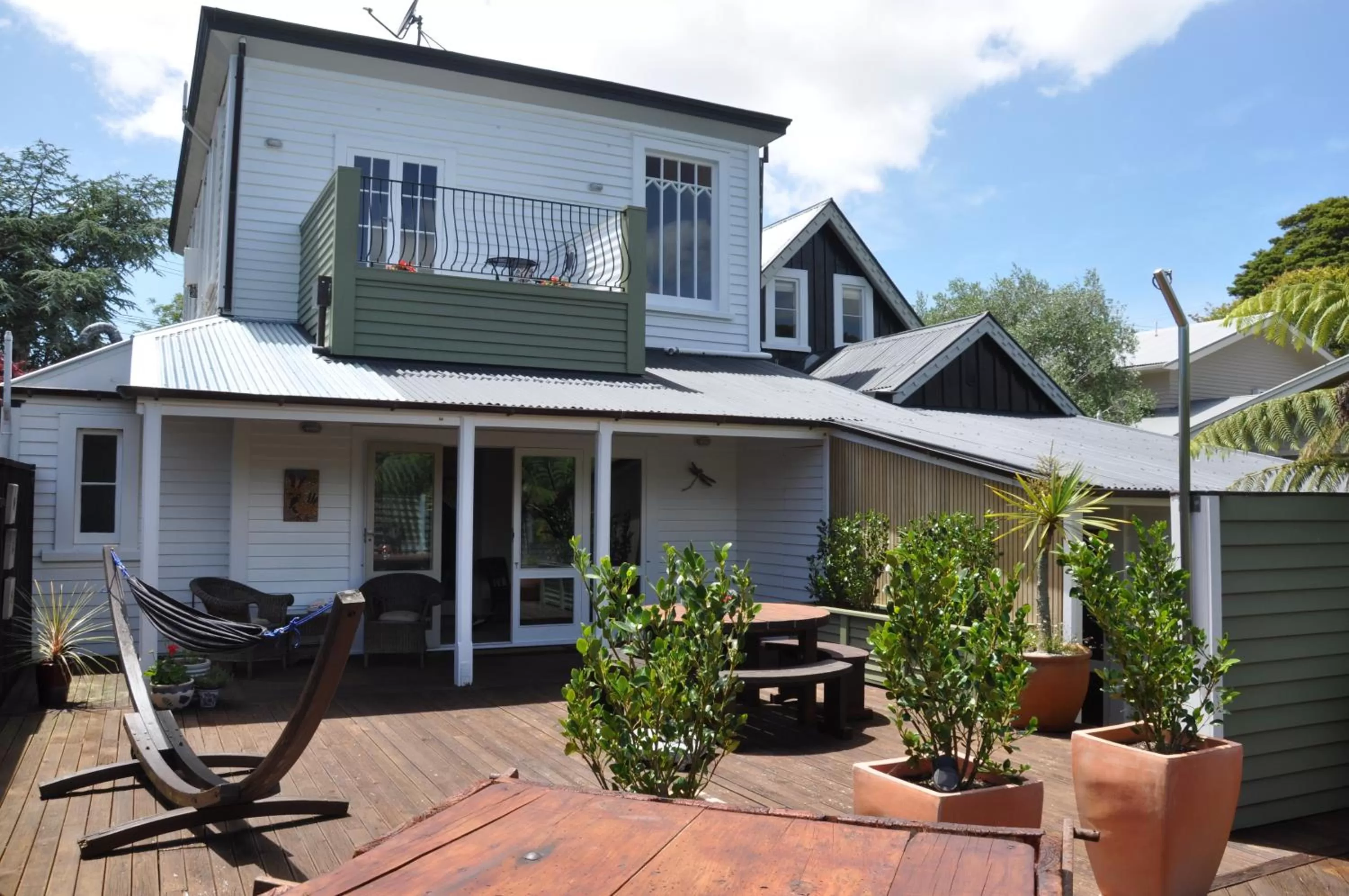 Property Building in Issey Manor