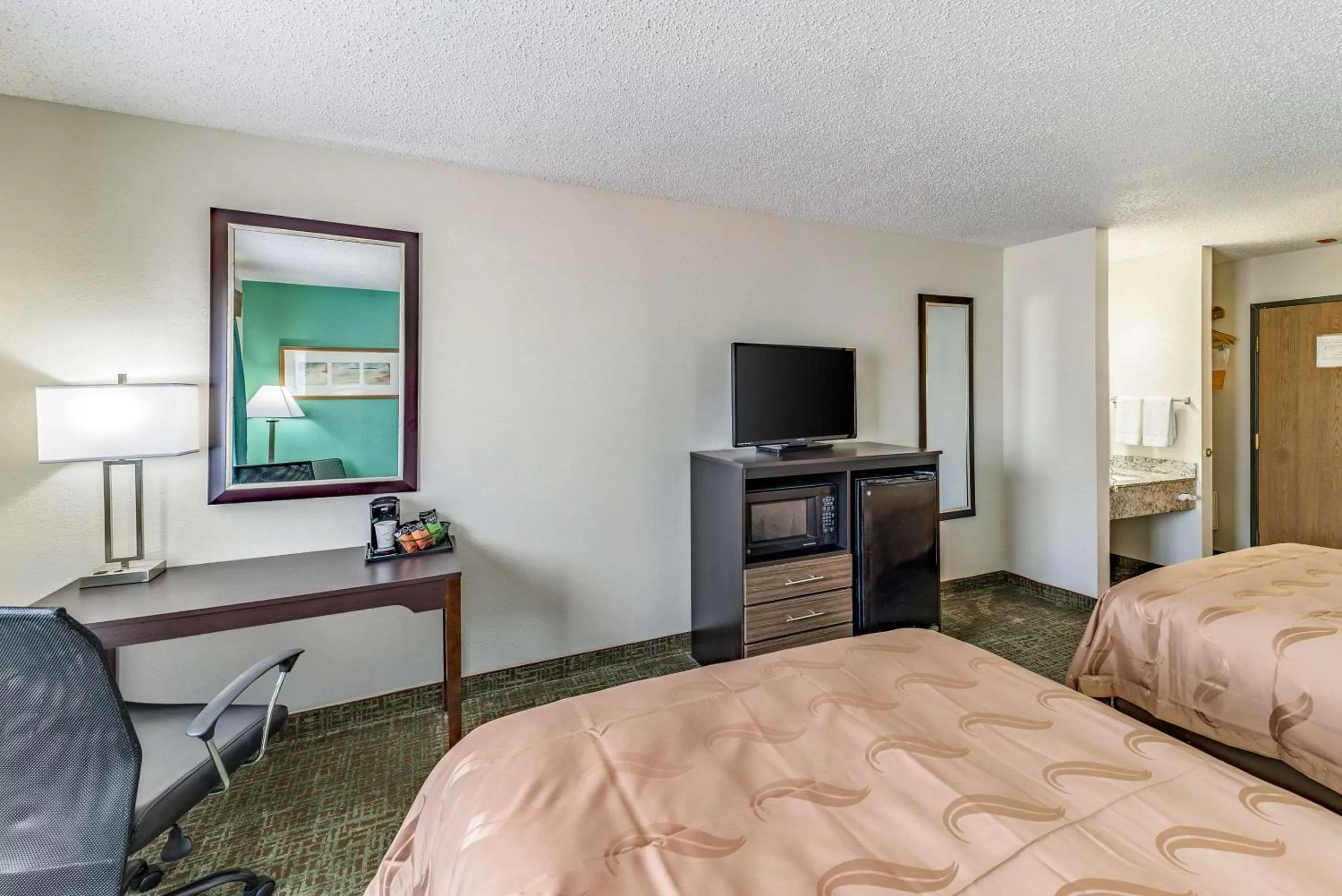 Photo of the whole room, Bed in Quality Inn Allen - Plano East