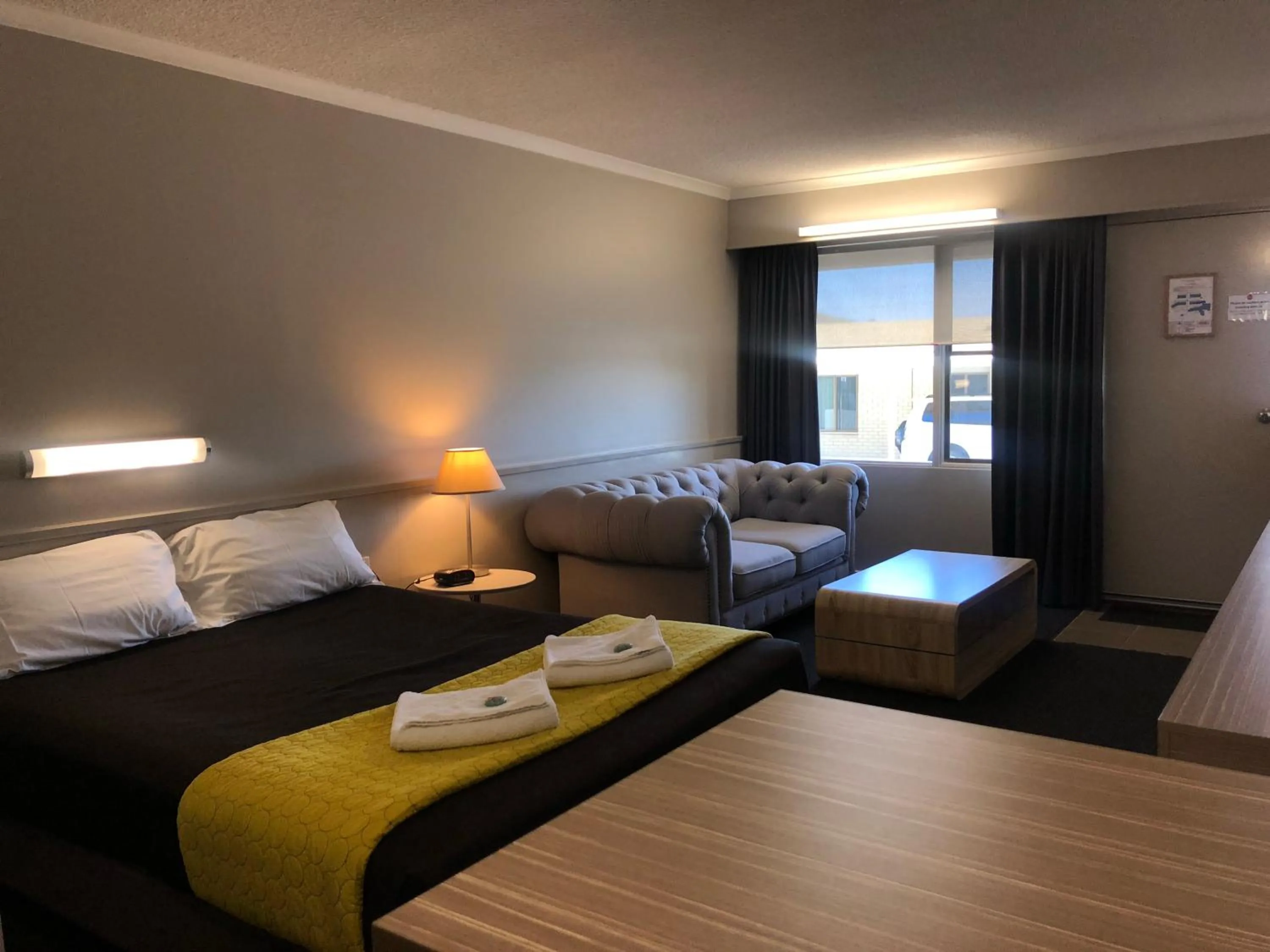 Bedroom, Bed in Dog Rock Motel