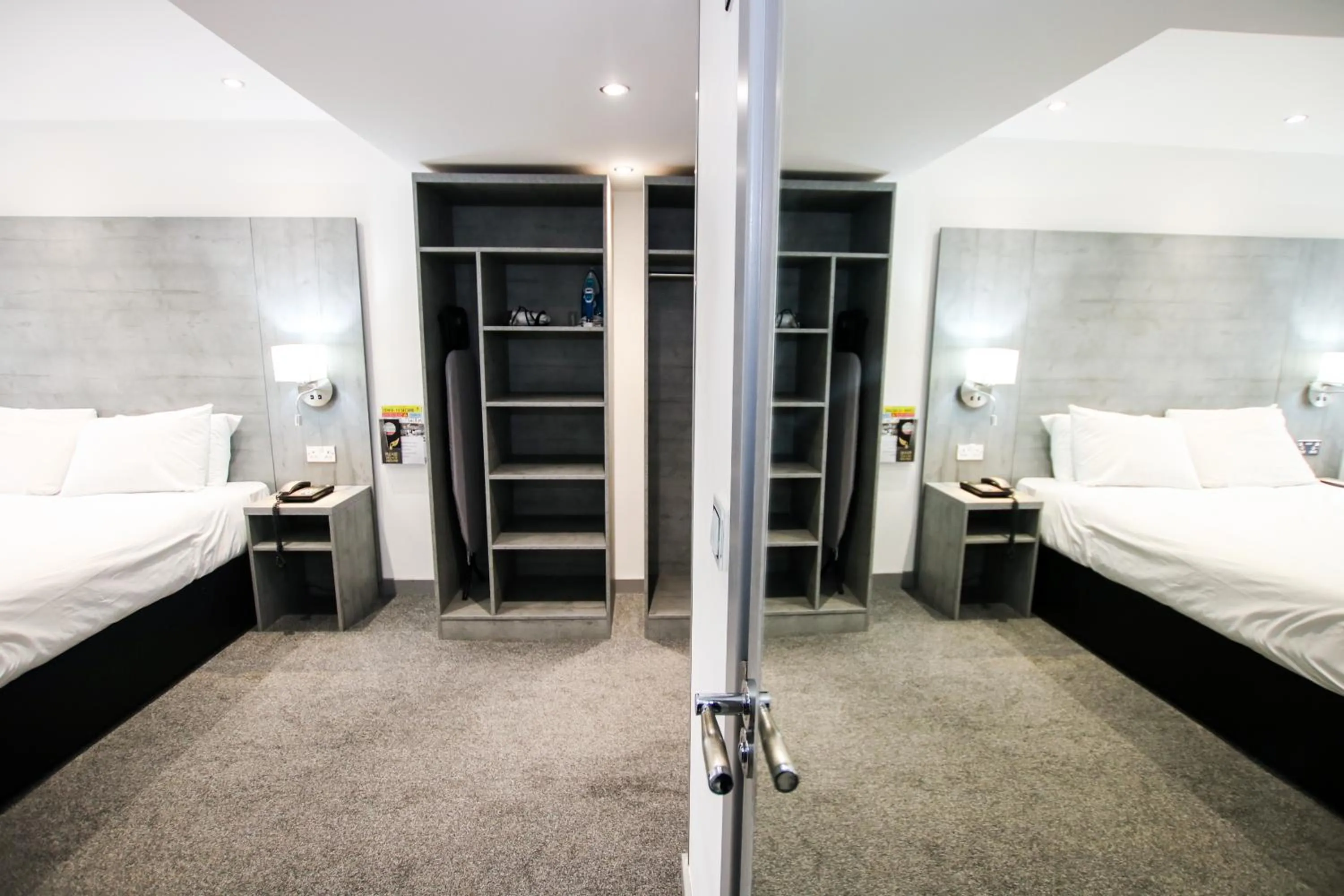 Bathroom in Brunswick Merchant City Hotel