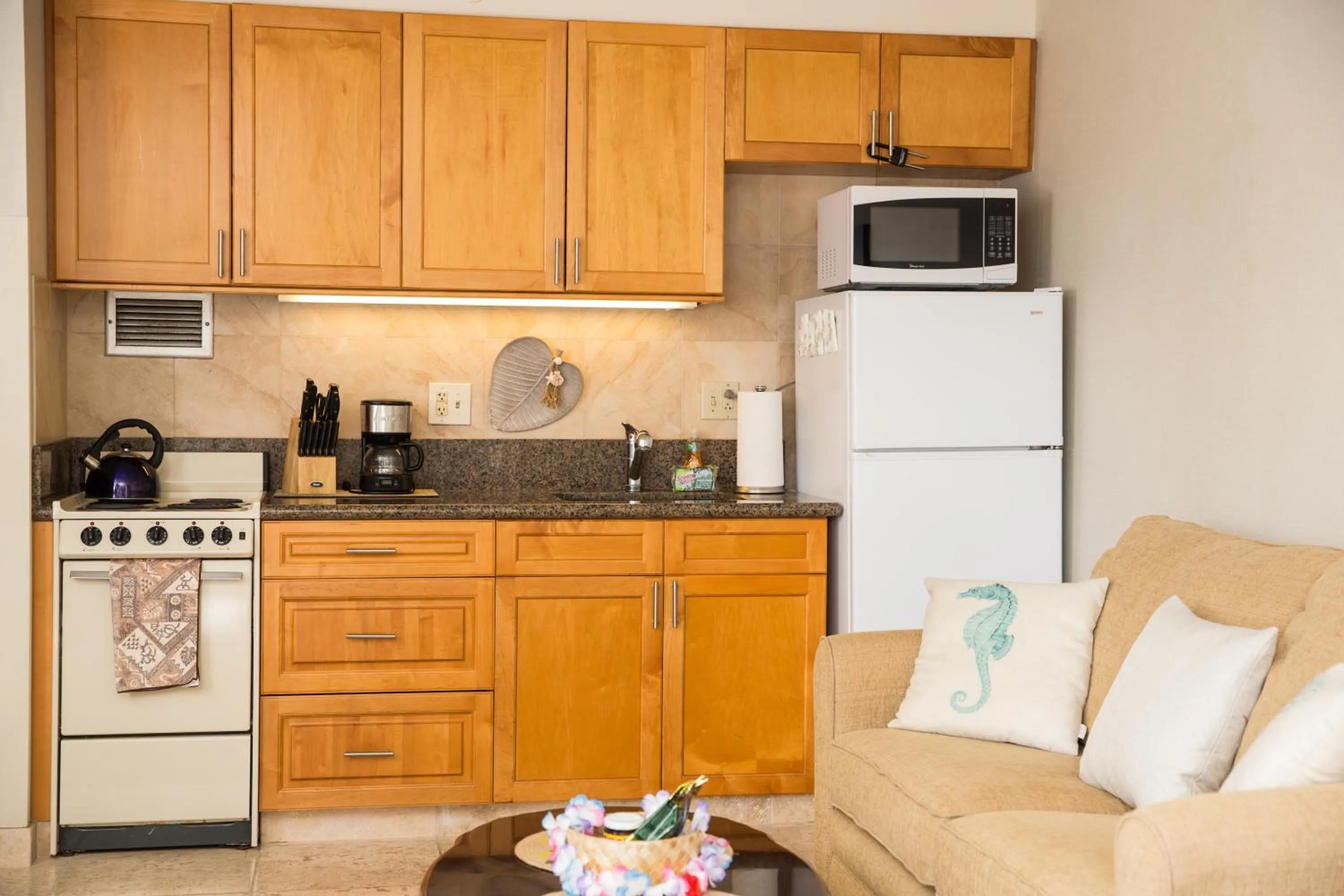 Kitchen or kitchenette in Tropical Studios at Marine Surf Waikiki - FREE PARKING - BEST LOCATION - FULL KITCHEN - SWIMMING POOL