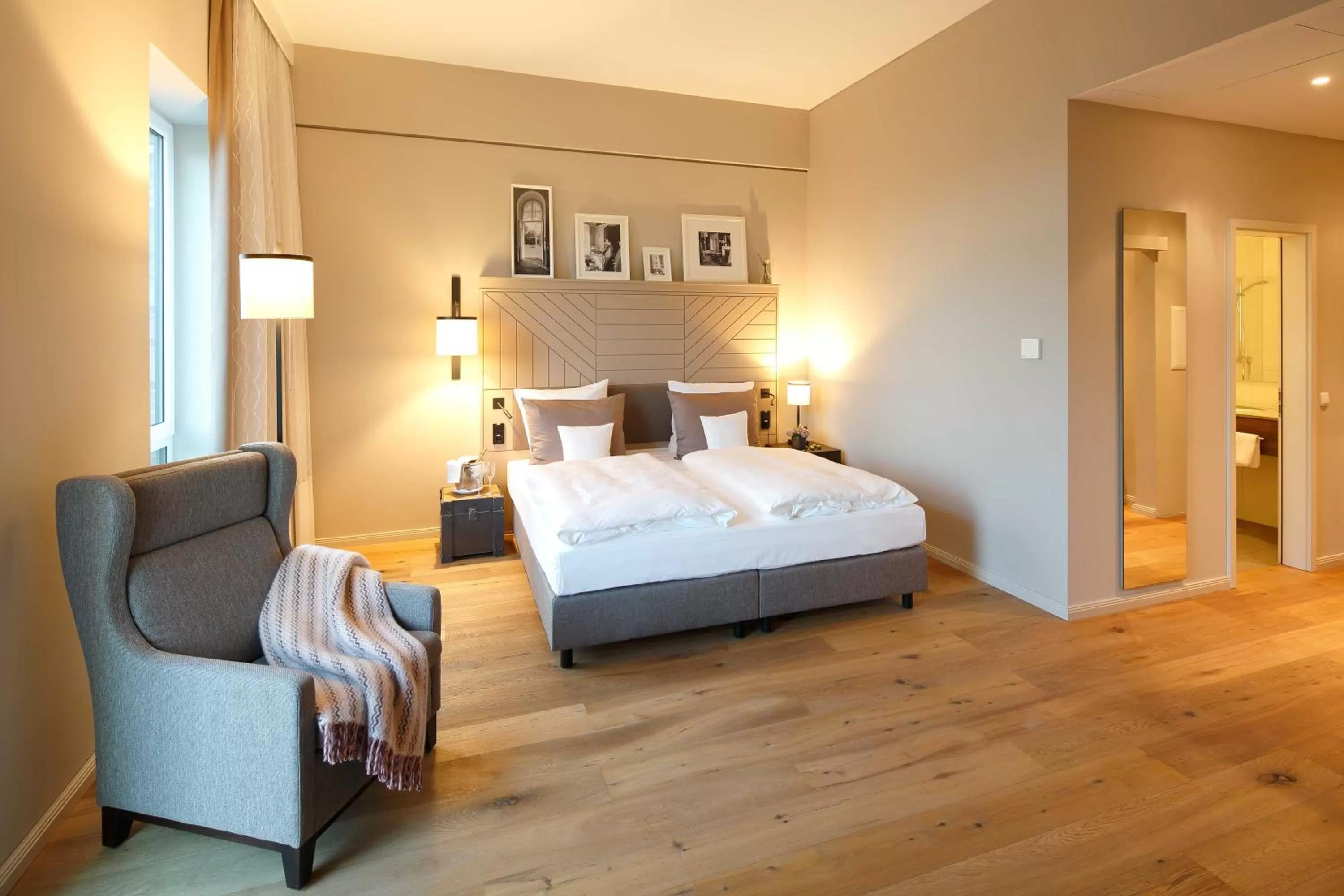 Living room, Bed in Romantik Hotel Kieler Kaufmann