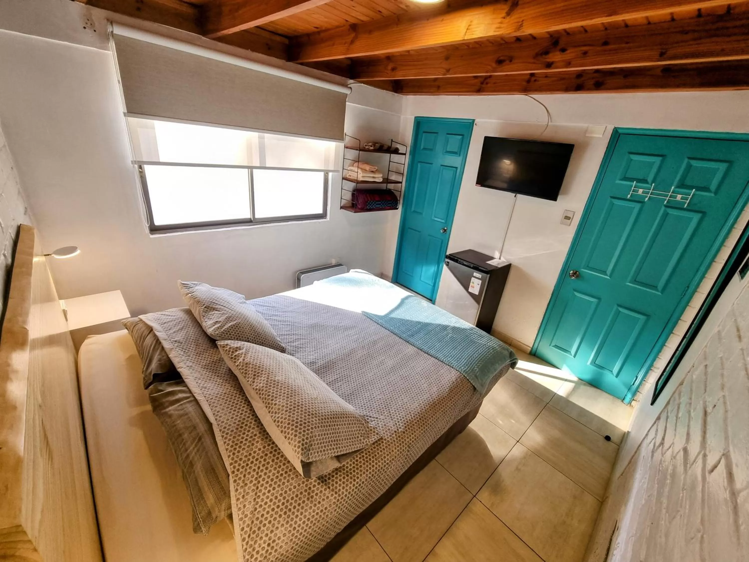 Photo of the whole room, Bed in Reñaca House Hotel