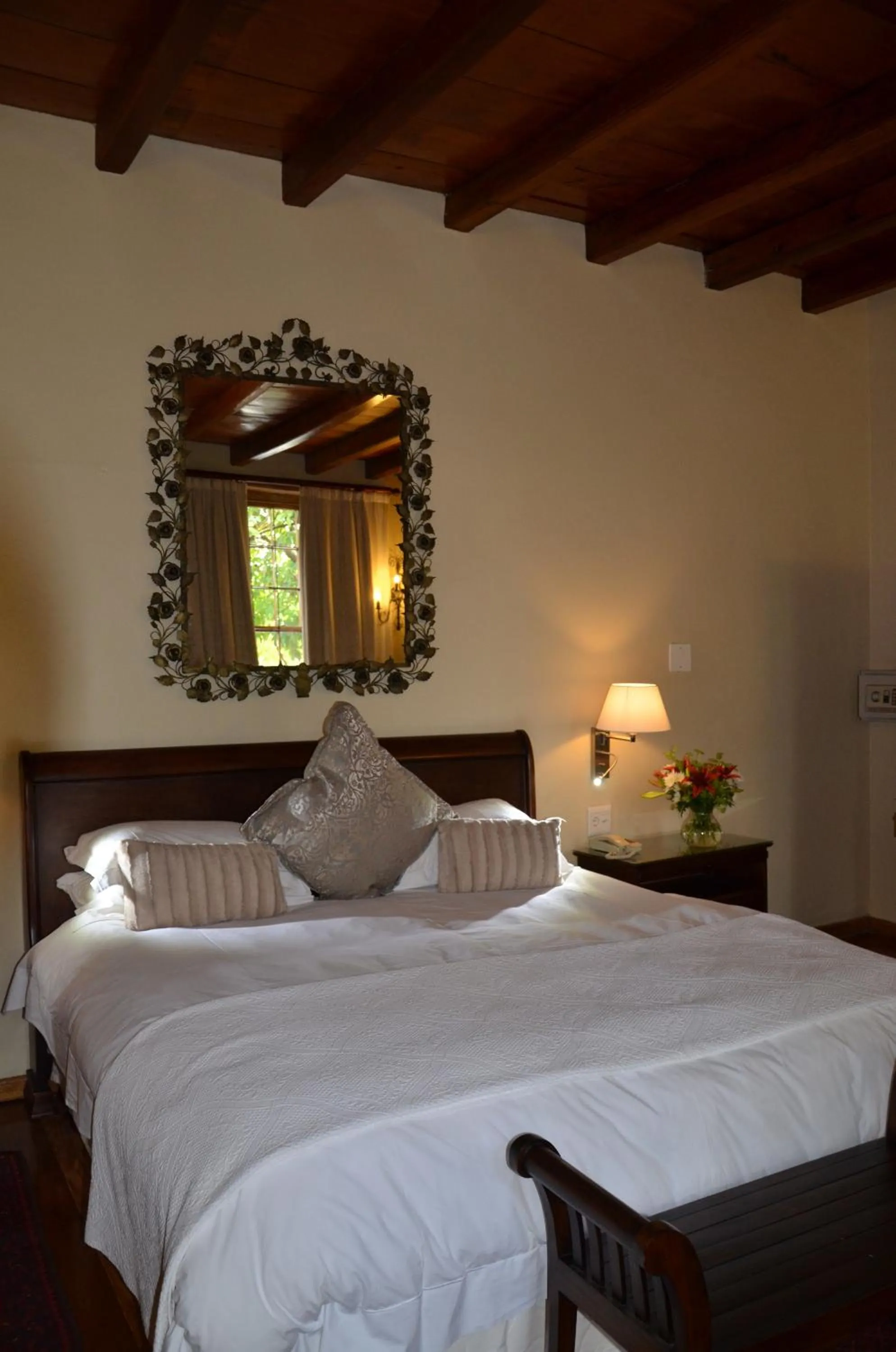 Photo of the whole room, Bed in Lemoenkloof Boutique Hotel