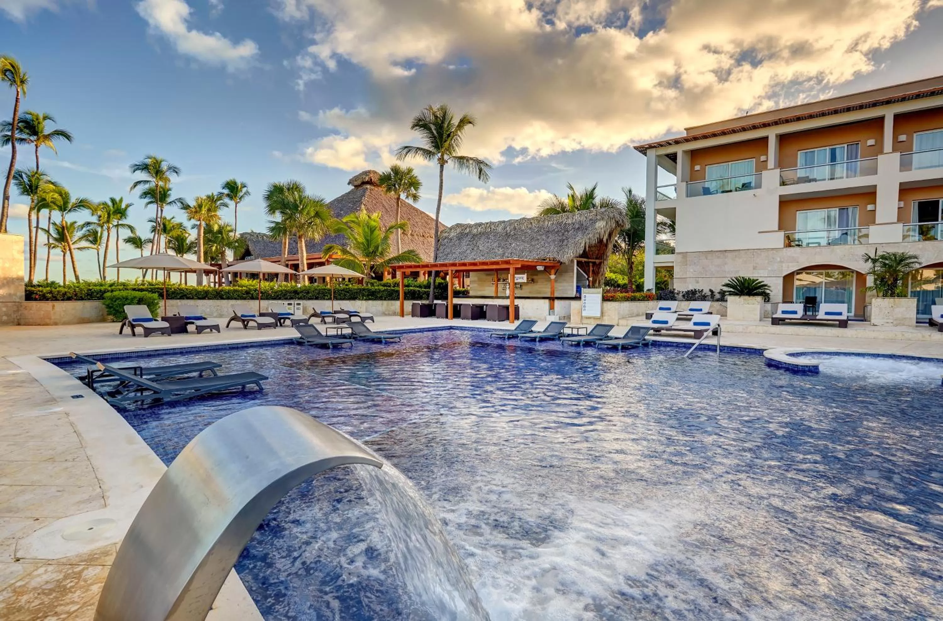 Swimming pool in Royalton Hideaway Punta Cana, An Autograph Collection All-Inclusive Resort & Casino - Adults Only