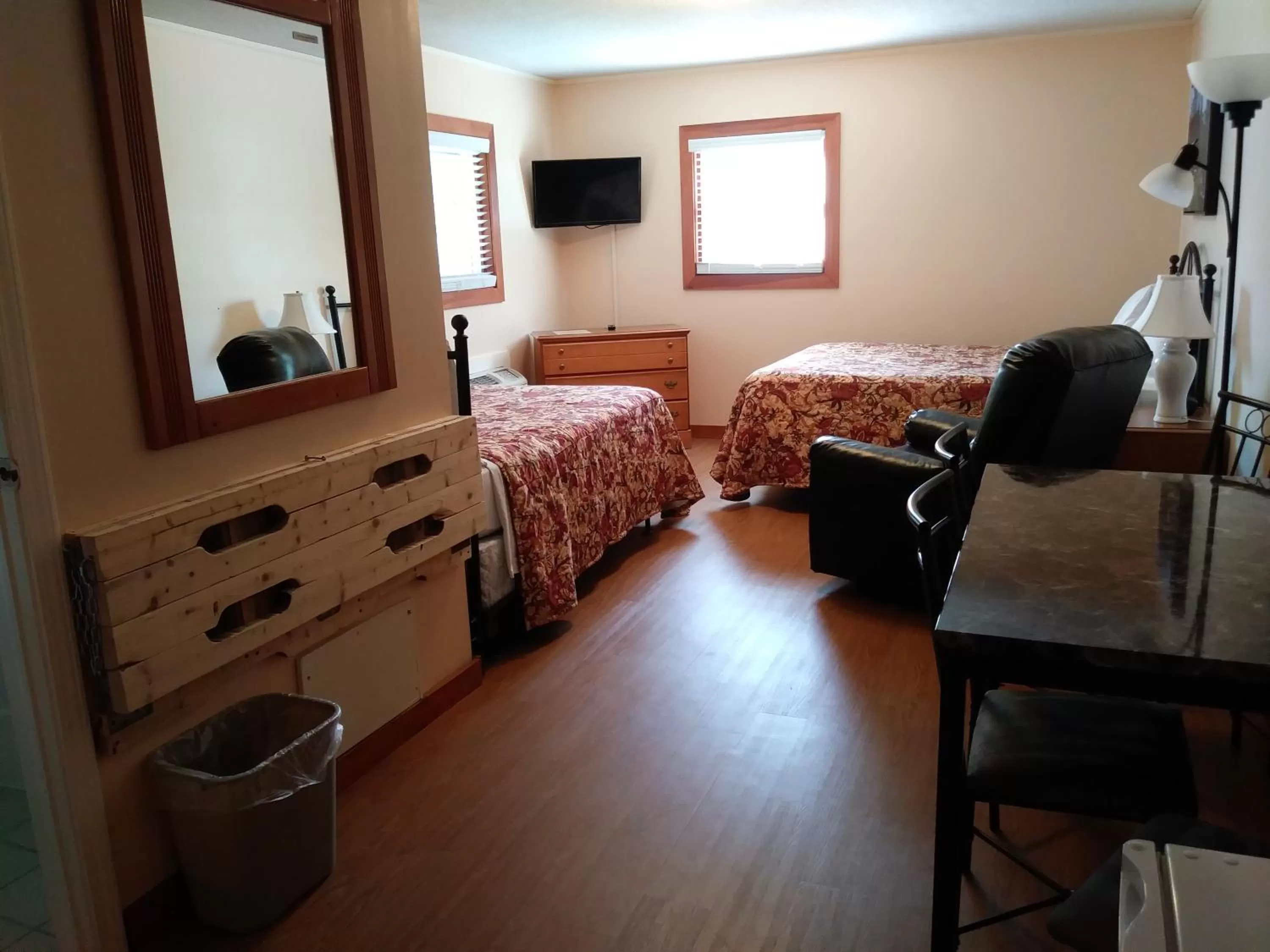 Seating Area in Riverbend Lodging