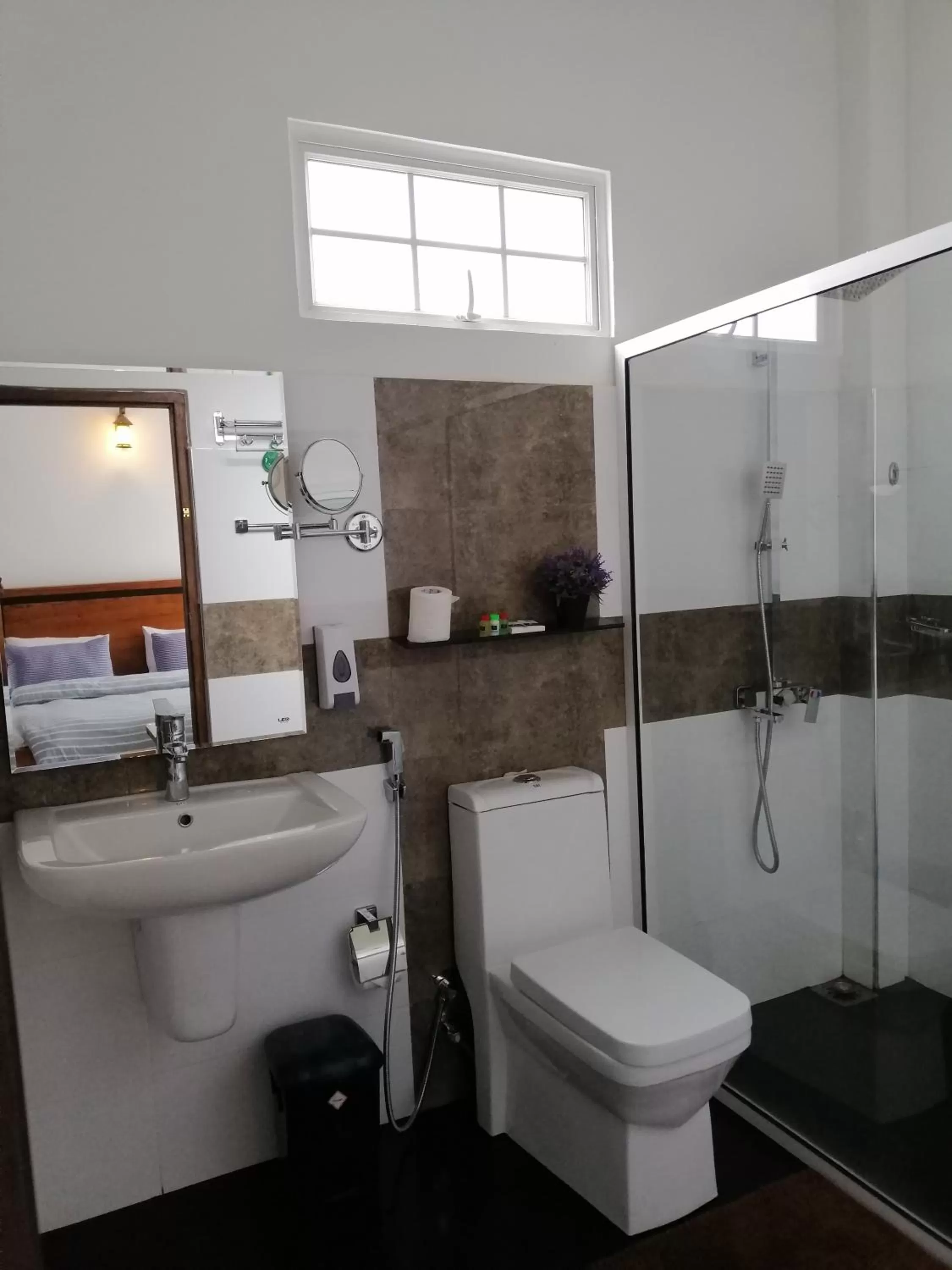 Bathroom in Misthill Rest - Lavish Villa