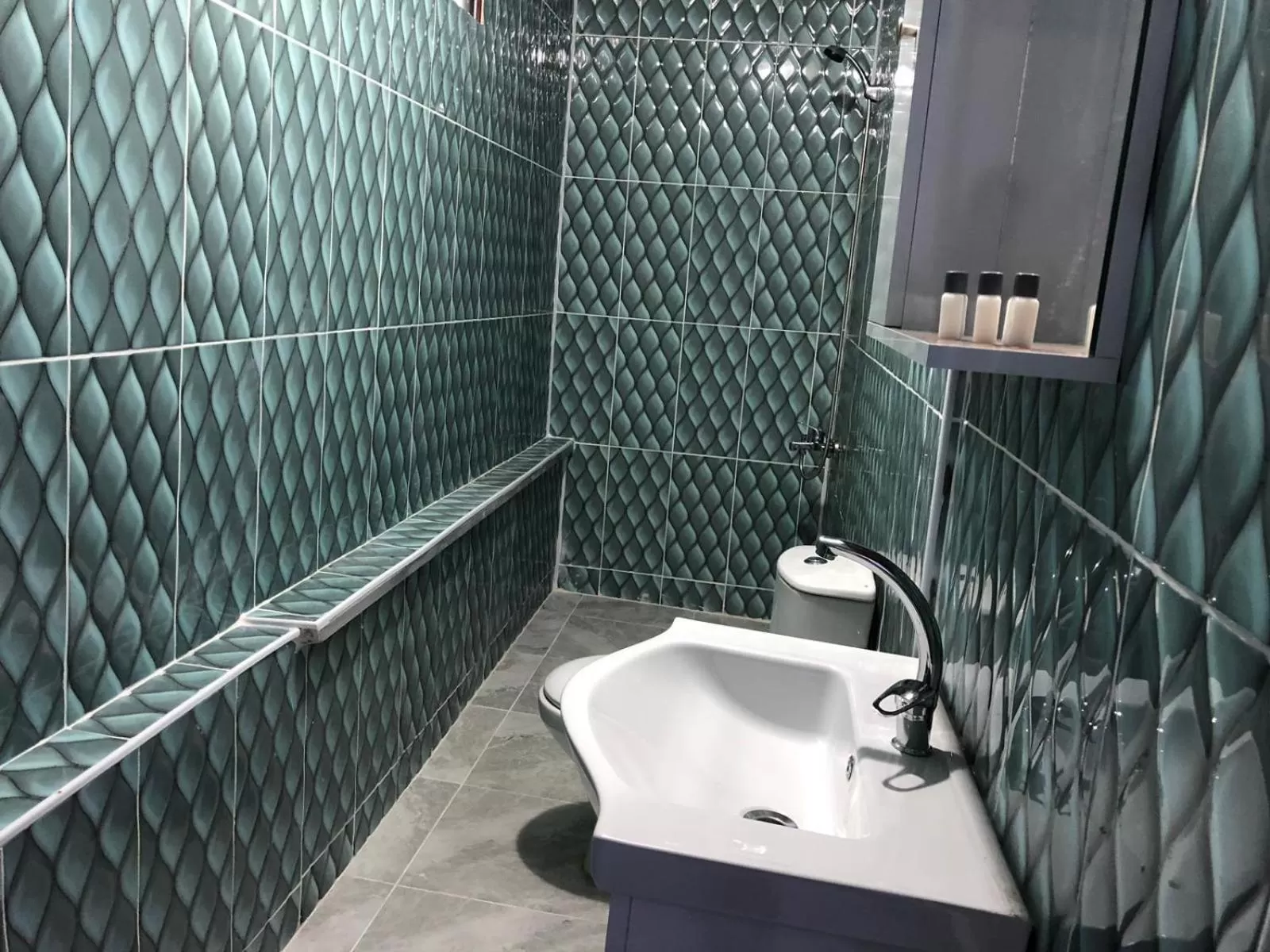 Shower in istanbul Airport Kumsal Otel