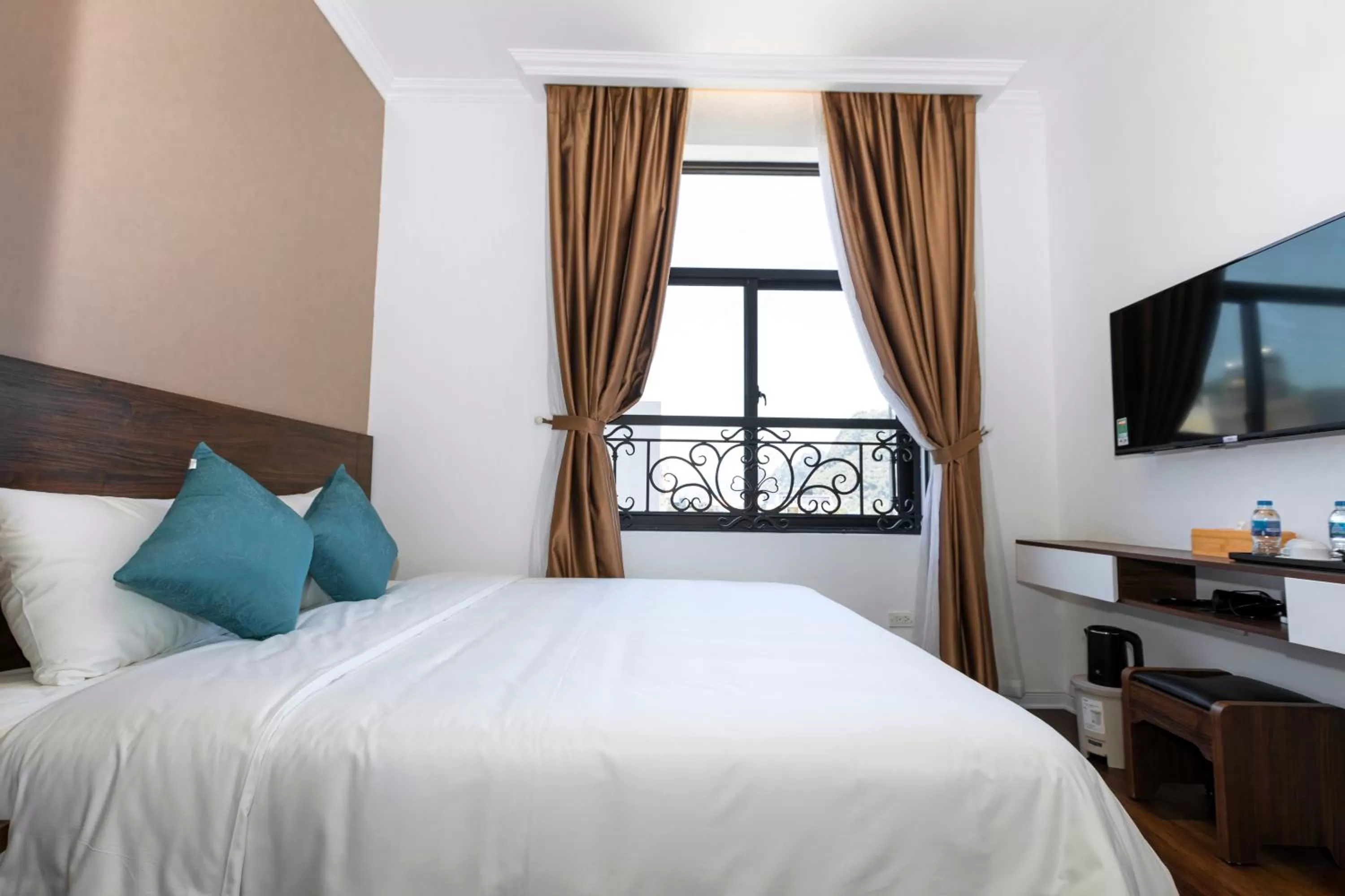 Bedroom in Minh Phong Hotel Ha Long