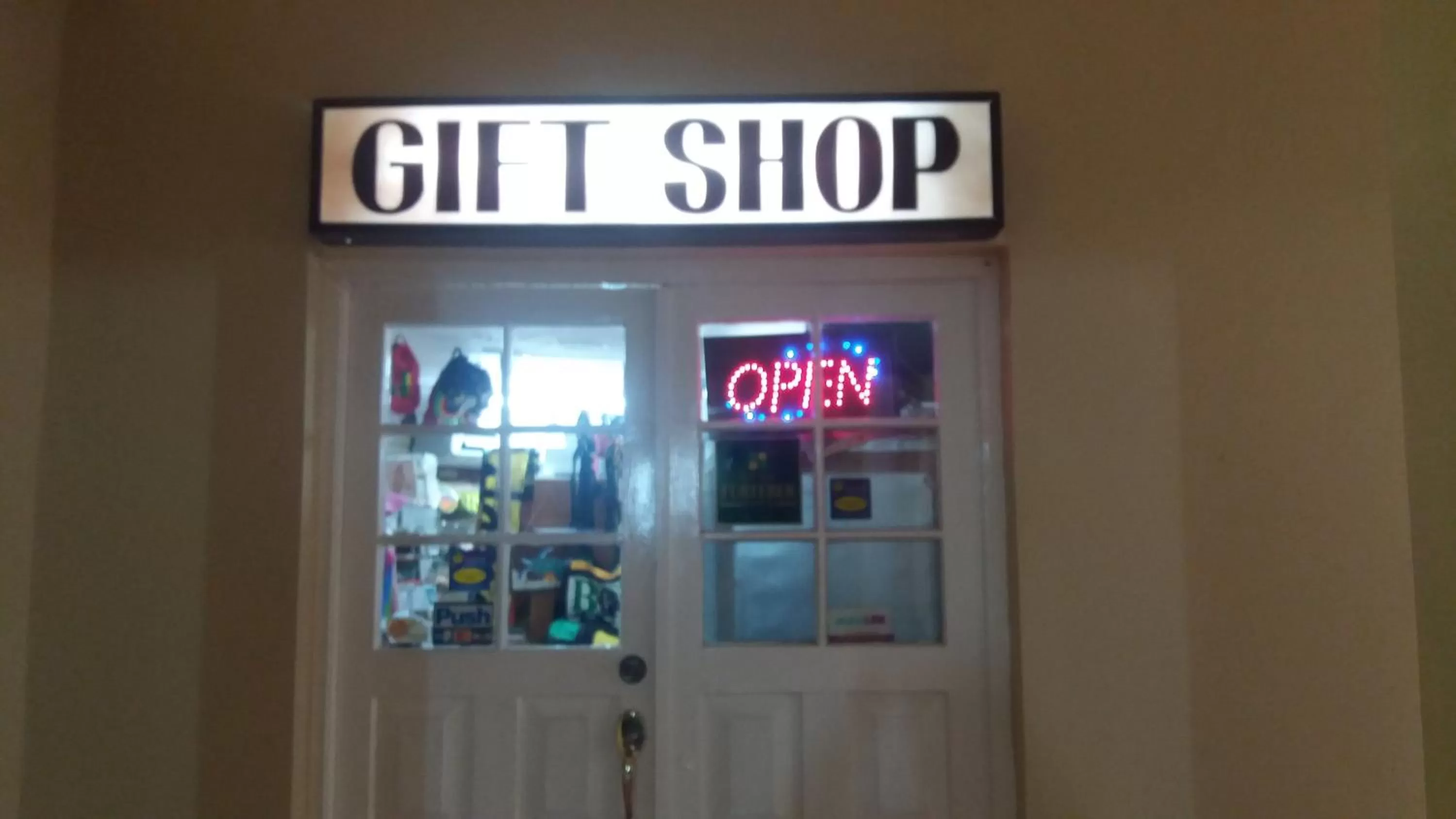 Logo/Certificate/Sign in Beachcomber Club Resort