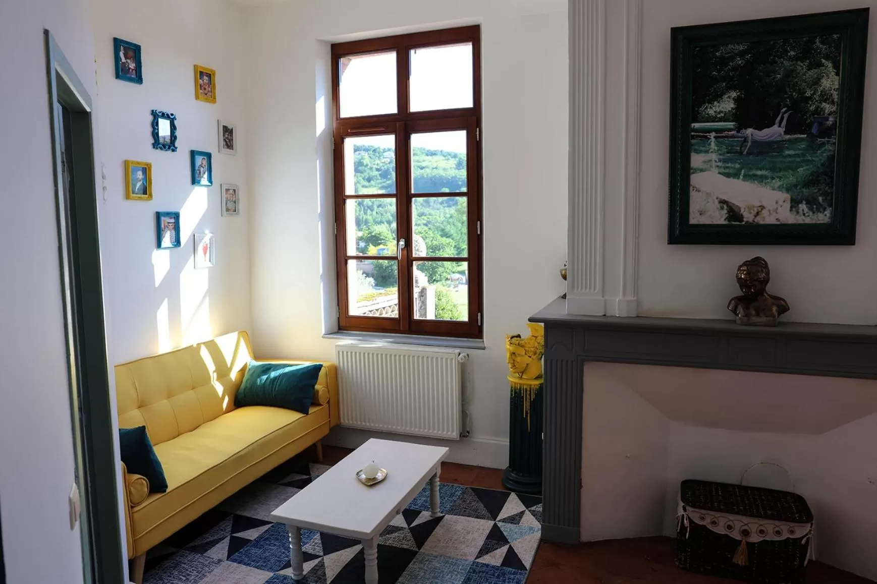 Seating area in La Maison du Saula