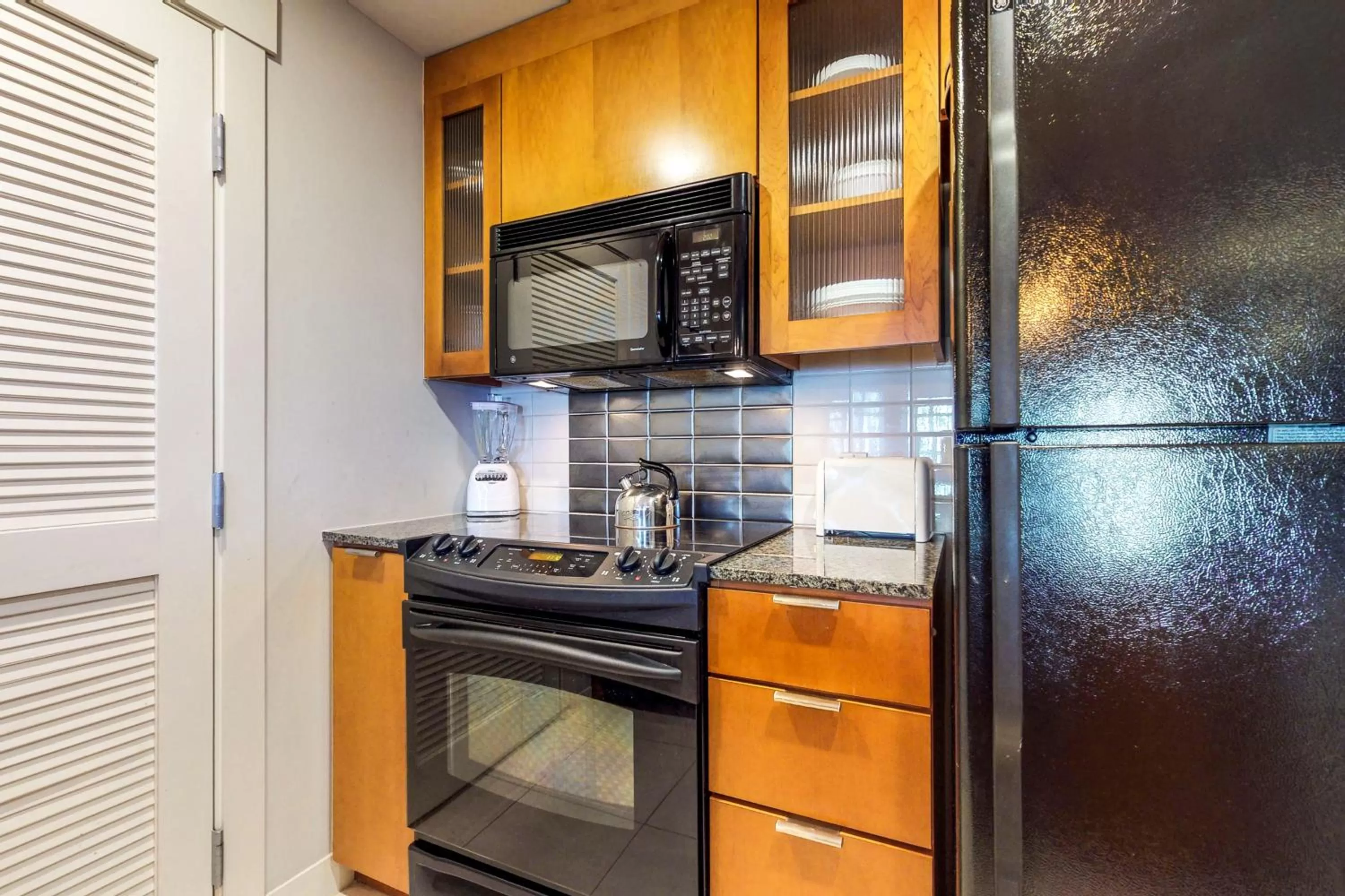 Kitchen/Kitchenette in Bahia Condos