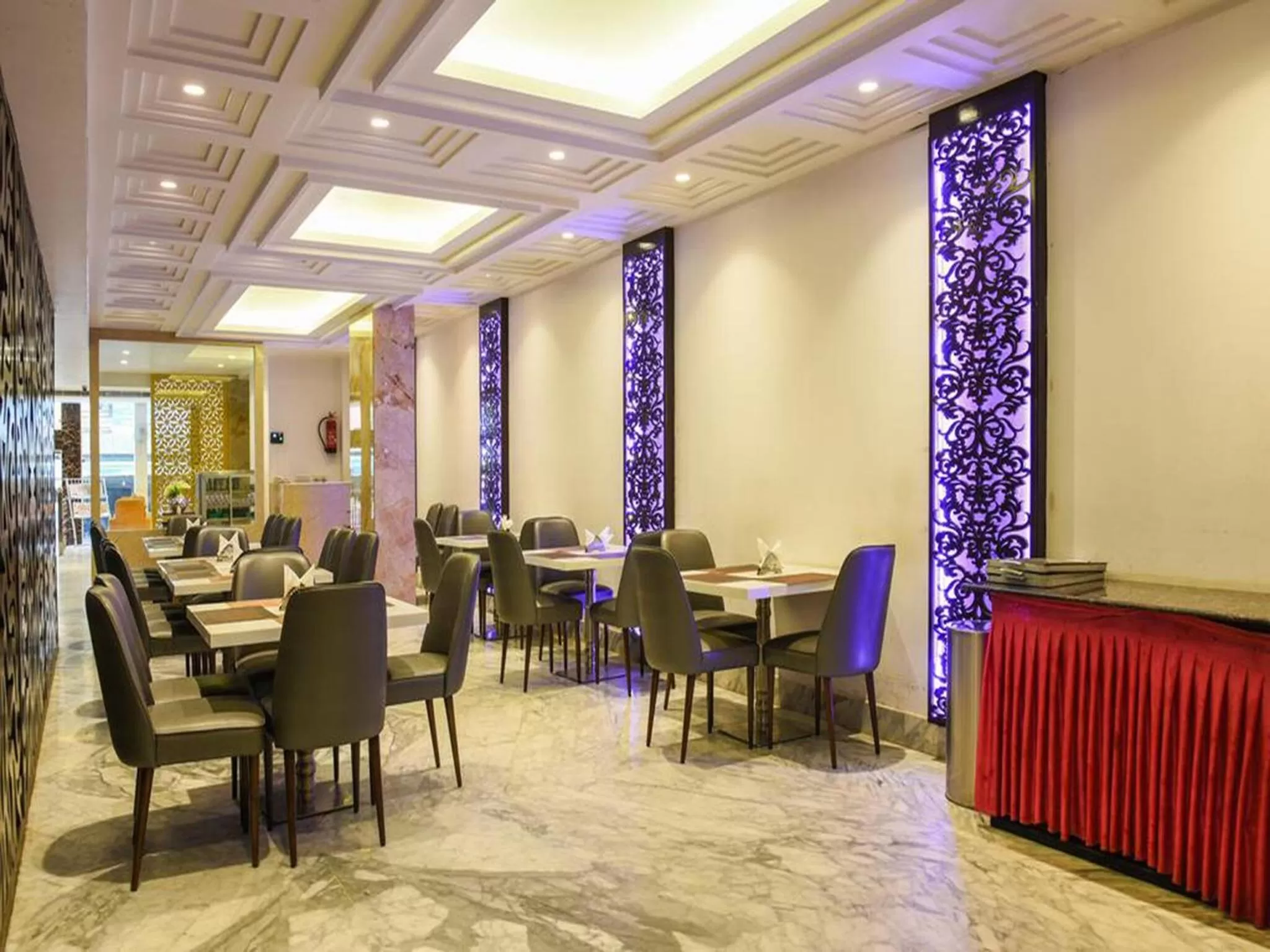 Restaurant/places to eat in Hotel Banz near Delhi Airport