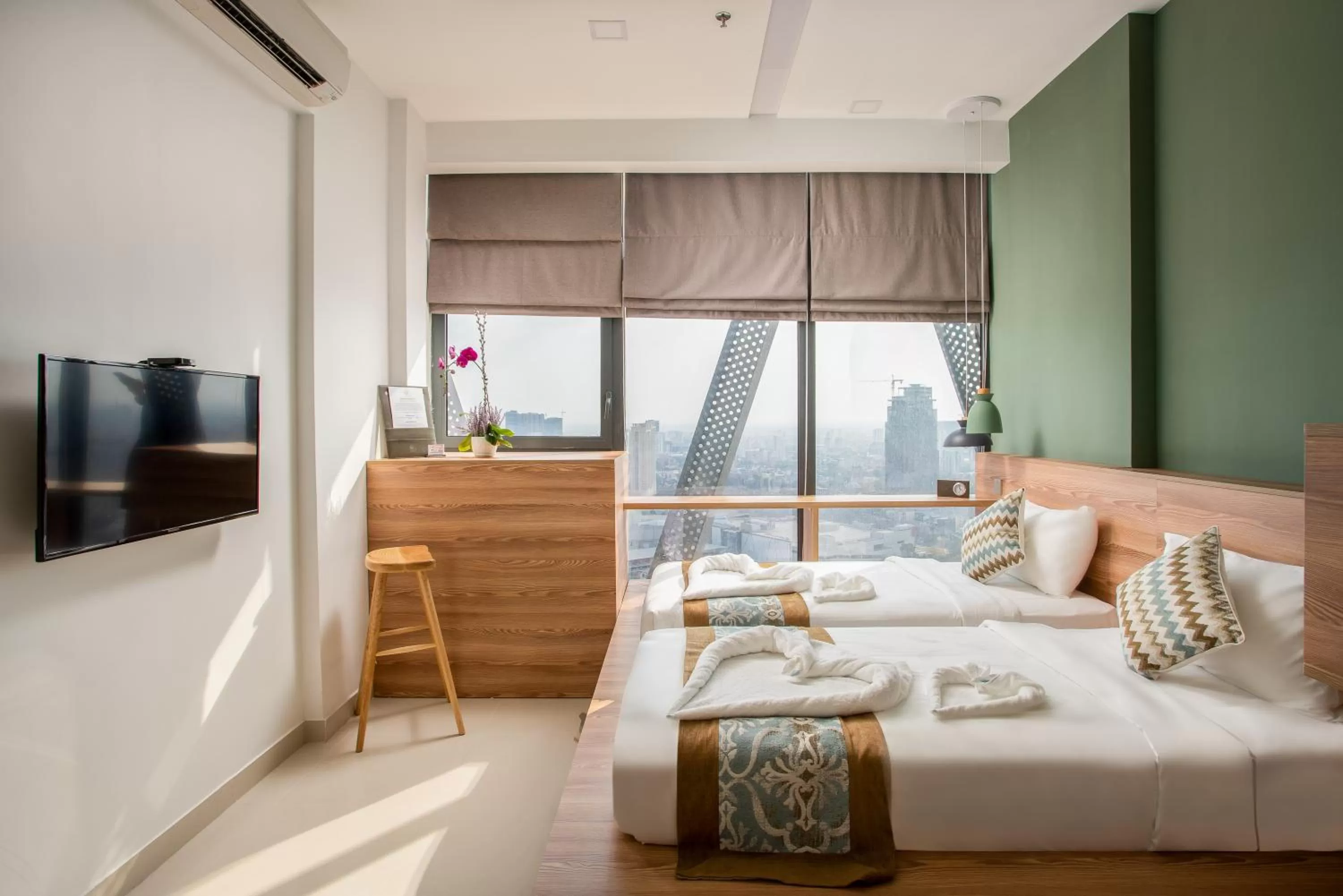 Bedroom, Bed in The Snowbell Hotel