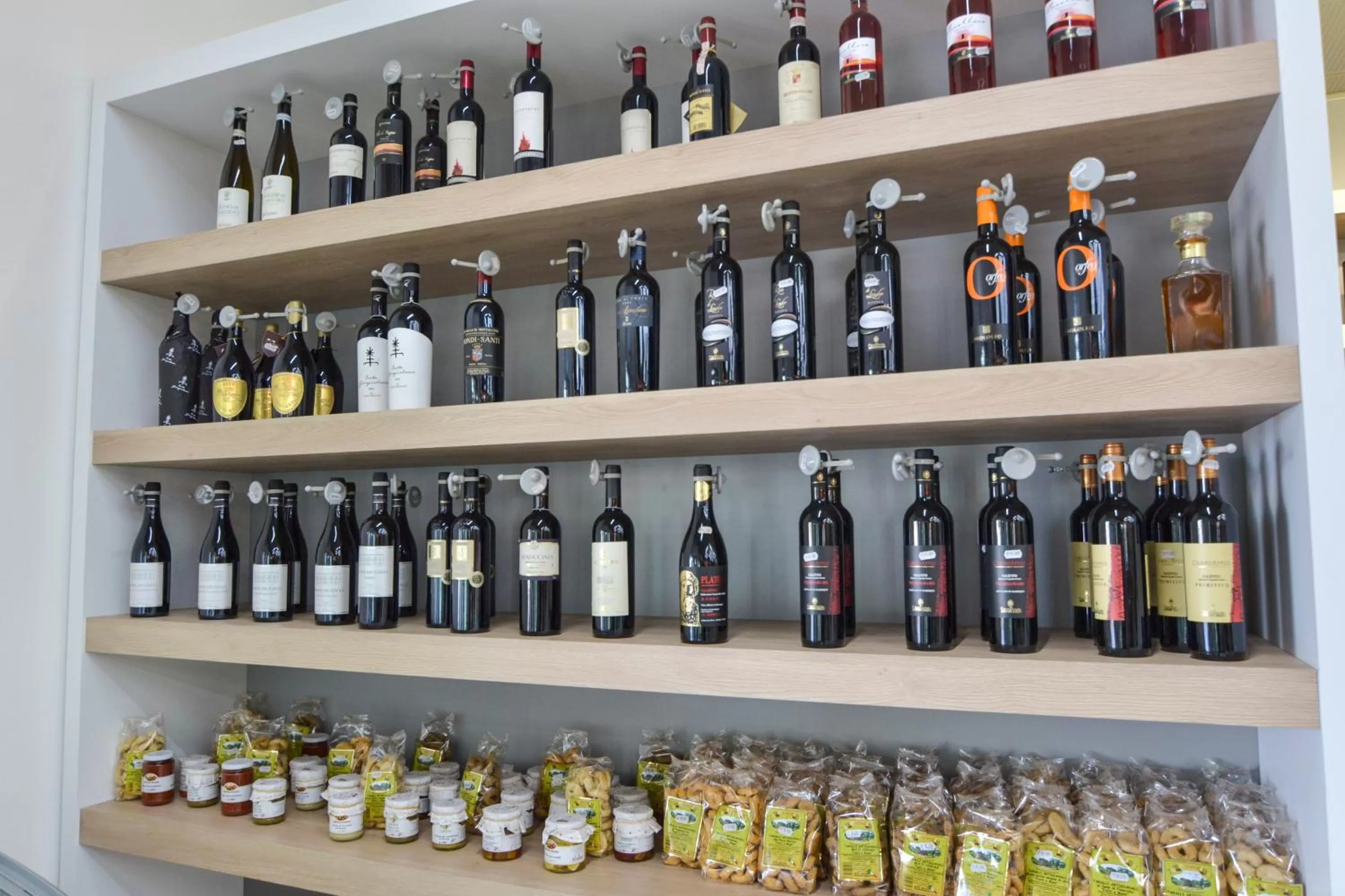 Alcoholic drinks in Motel S.16