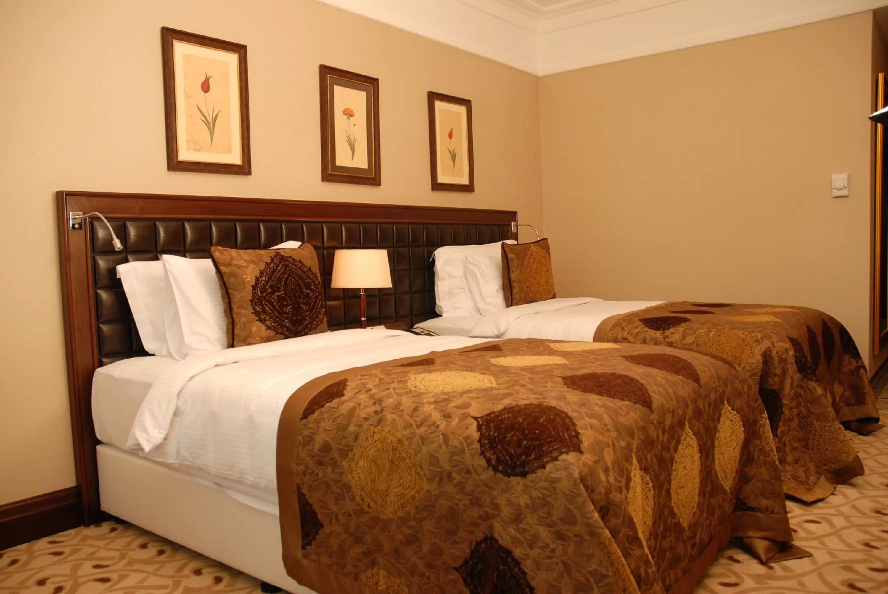 Bed in Crowne Plaza Istanbul Asia by IHG
