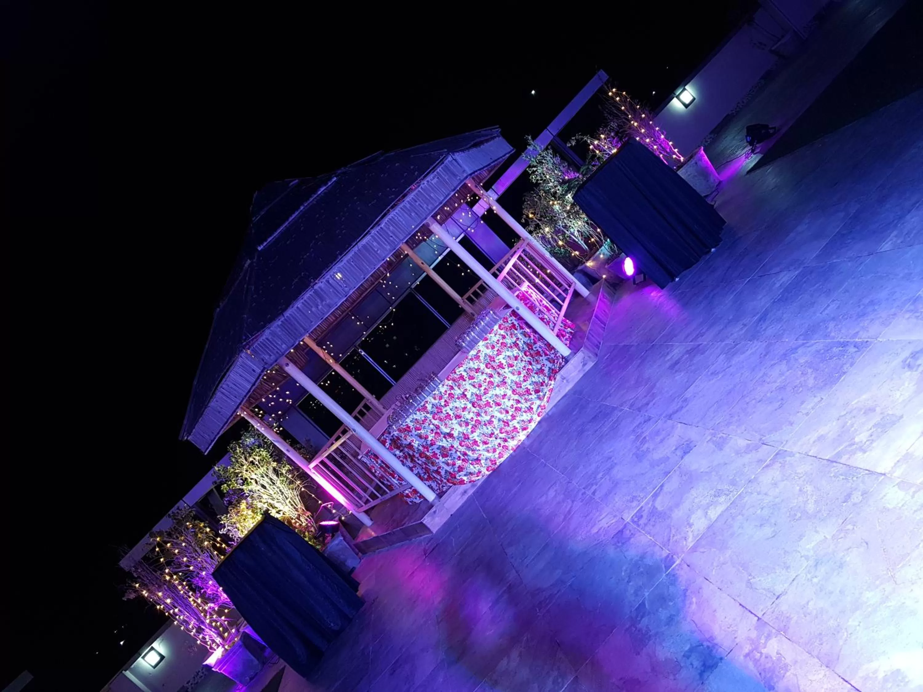 Balcony/Terrace in Maple Leaf Hotel