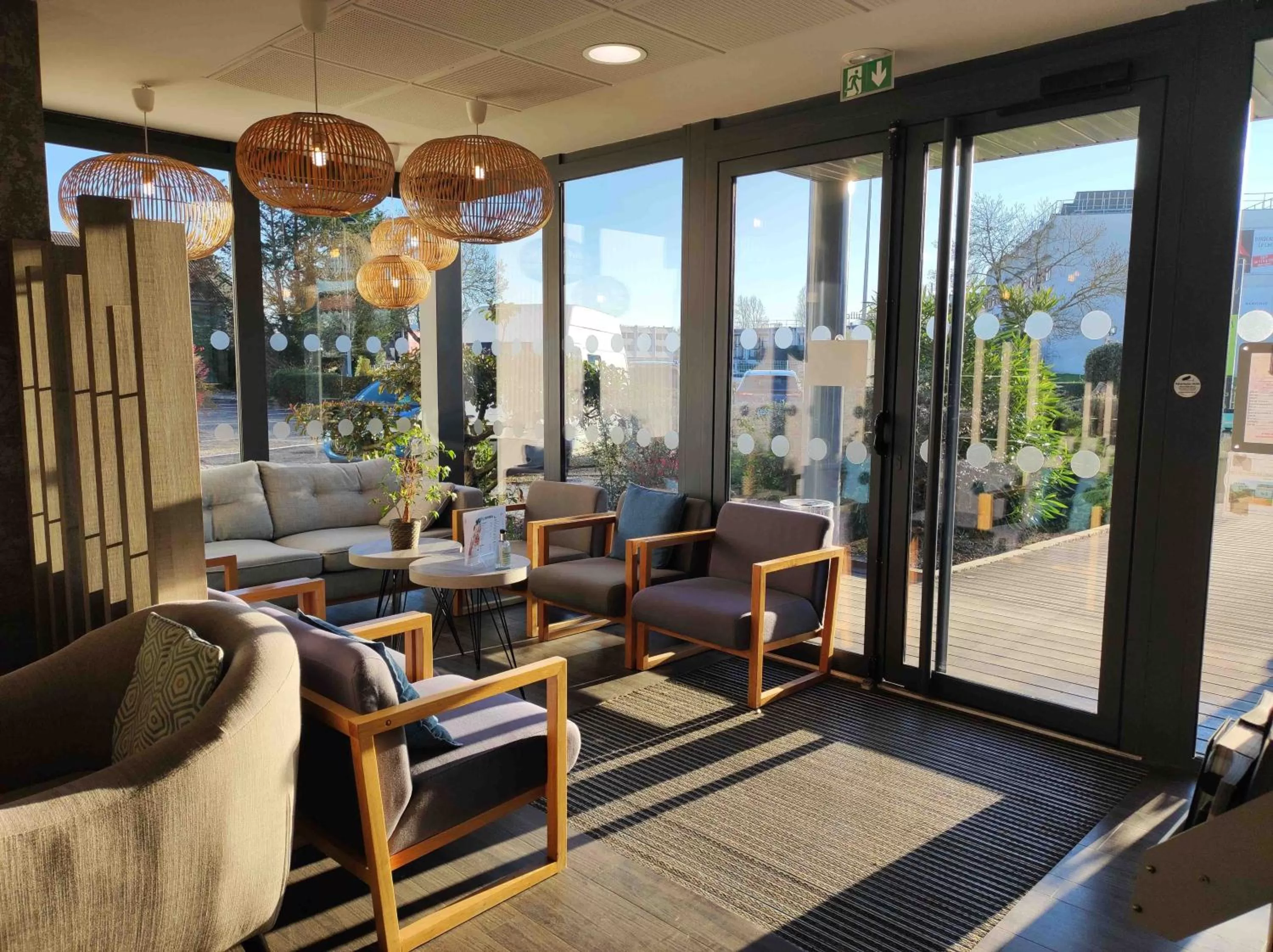 Living room in Contact Hôtel Le Provençal Bordeaux Lac