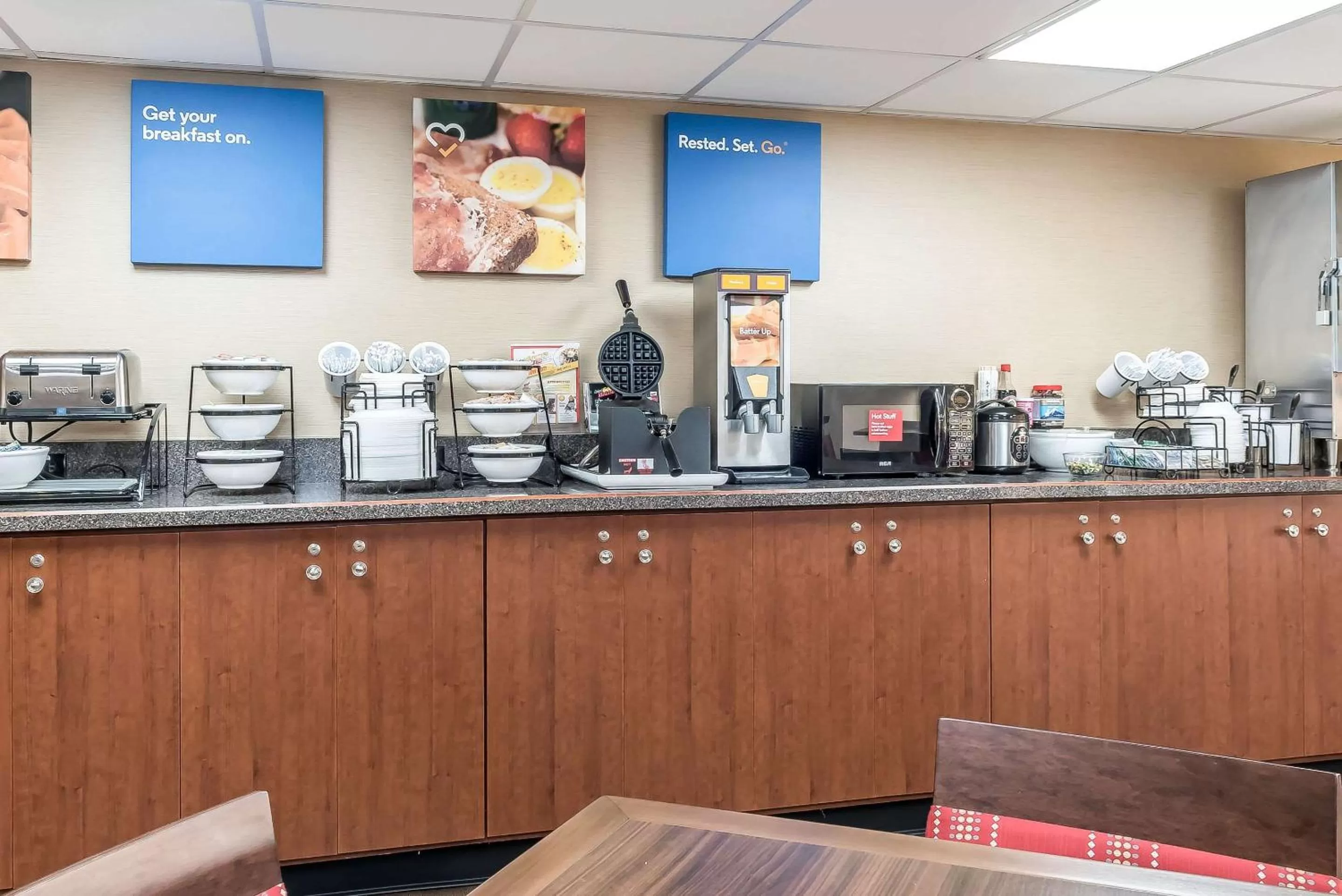 Restaurant/places to eat in Comfort Inn & Suites Piqua-Near Troy-I75