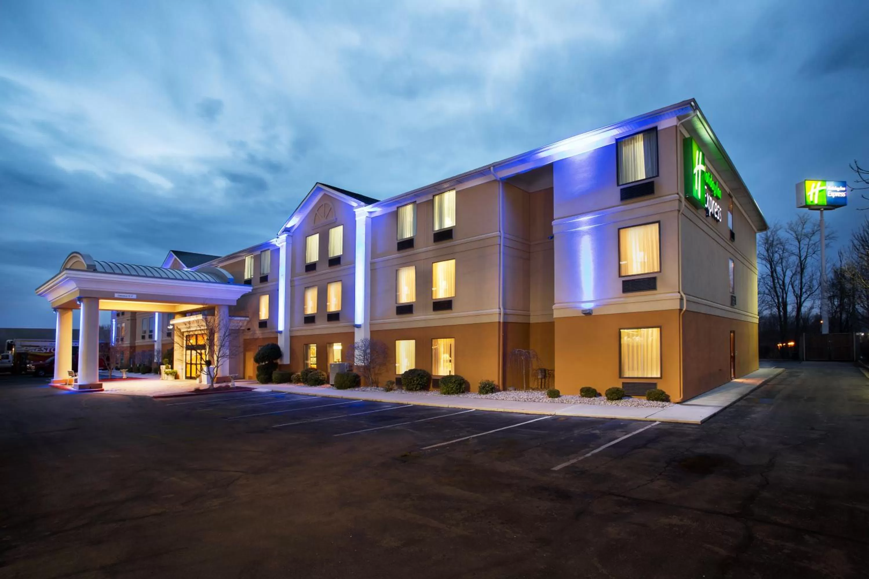 Property building in Holiday Inn Express Lexington Southwest Nicholasville by IHG