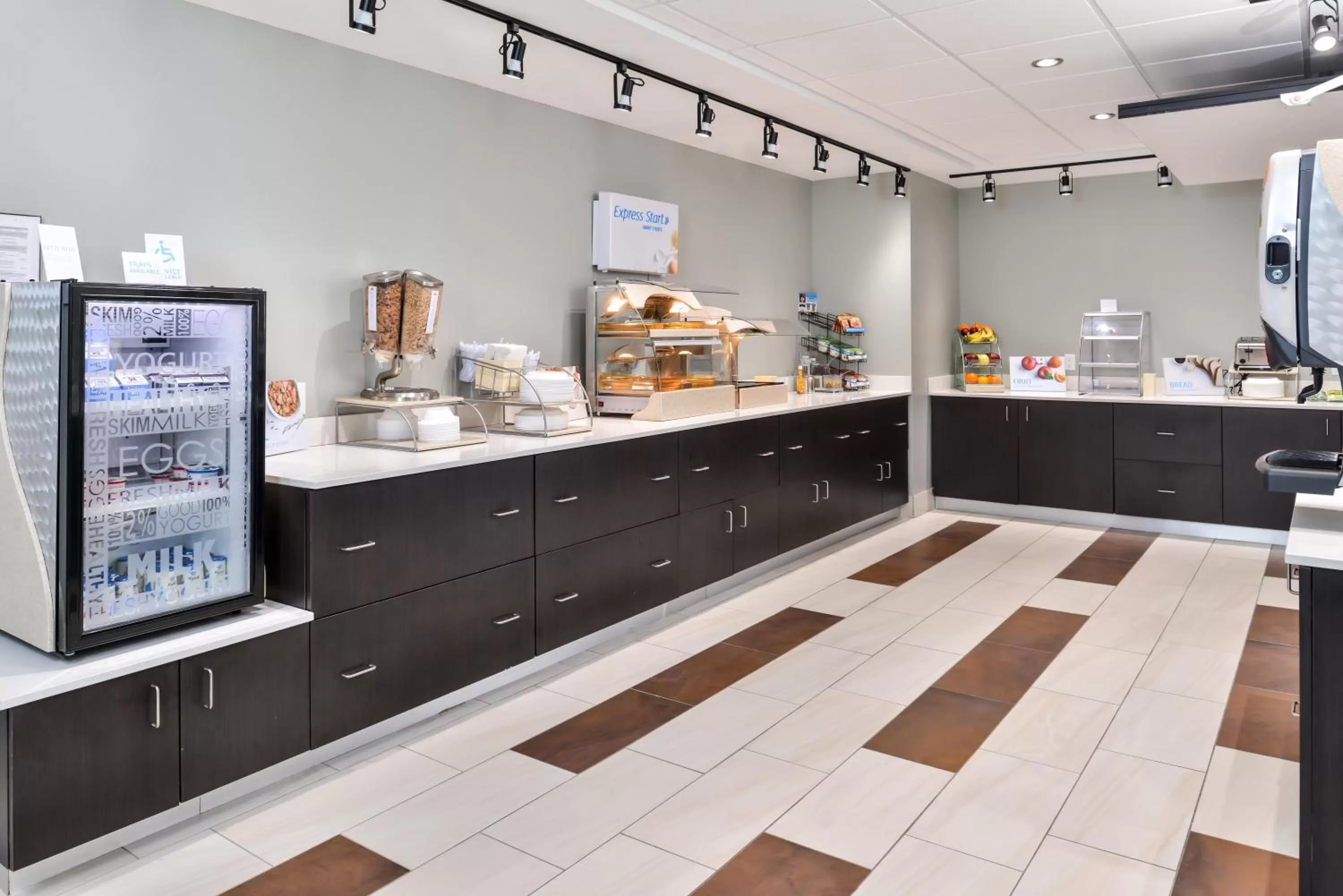 Breakfast in Holiday Inn Express & Suites - Kansas City - Lee's Summit by IHG