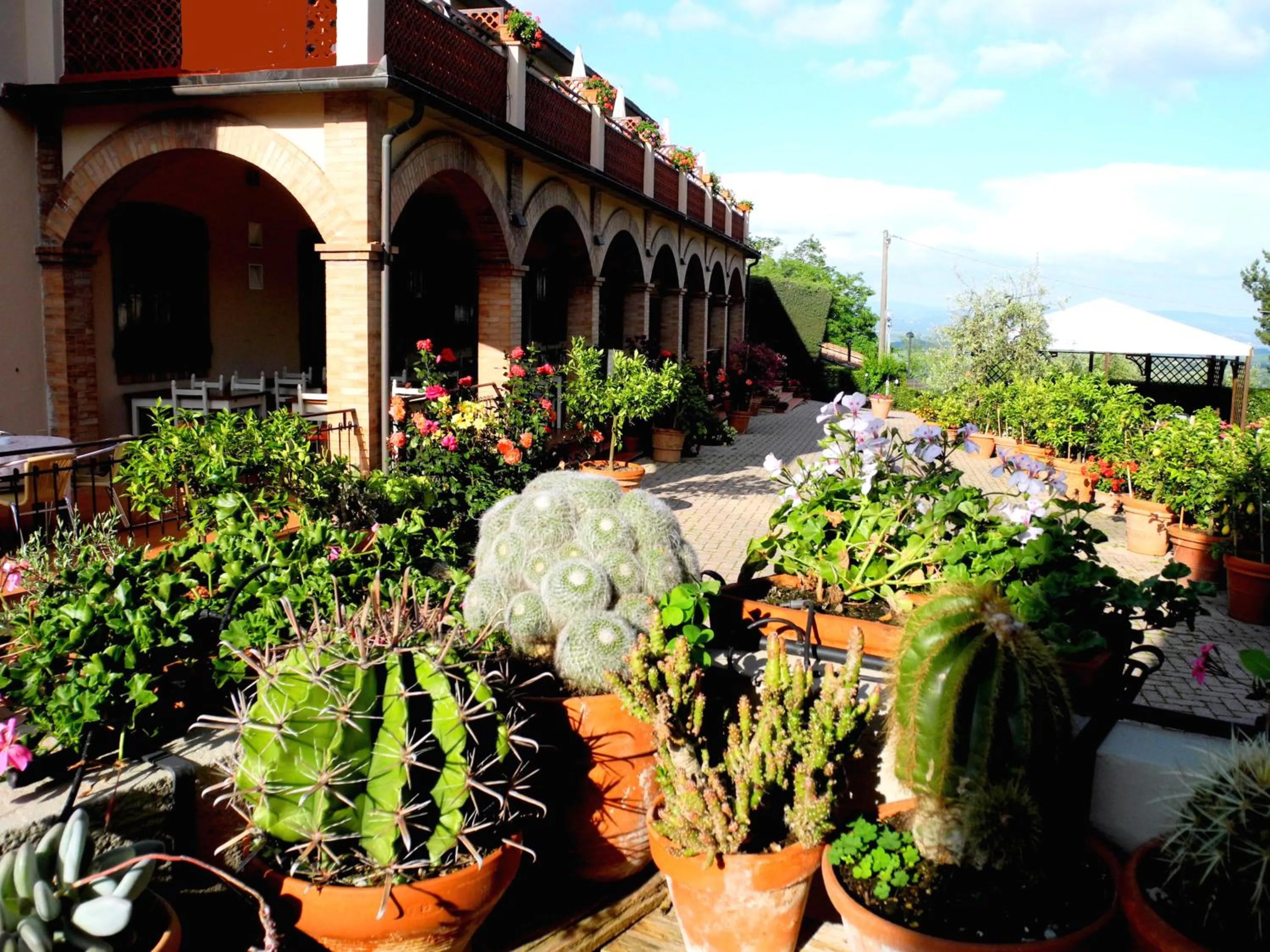 Property building in Hotel Le Renaie