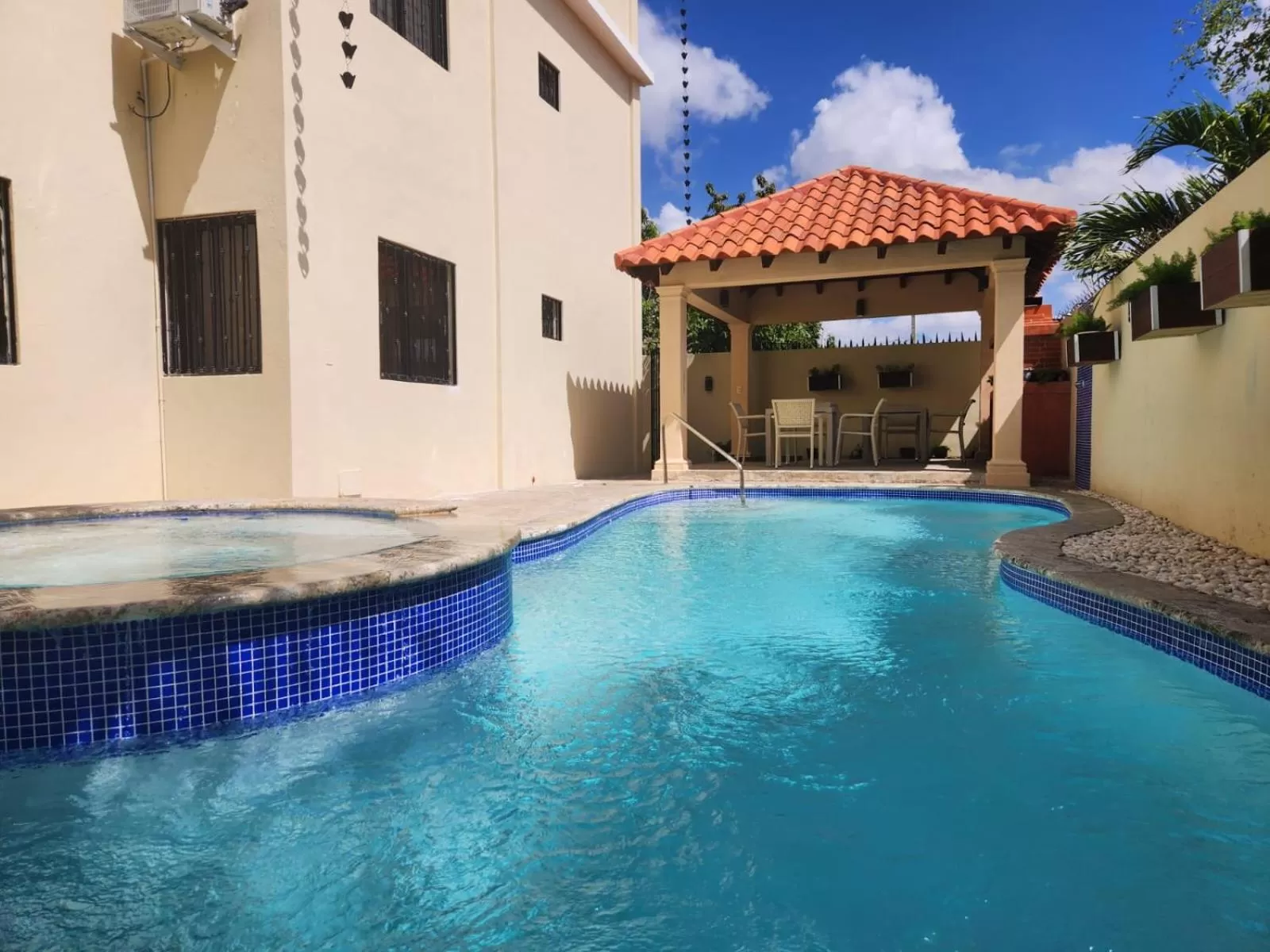 Swimming pool in Hotel La Casona MC