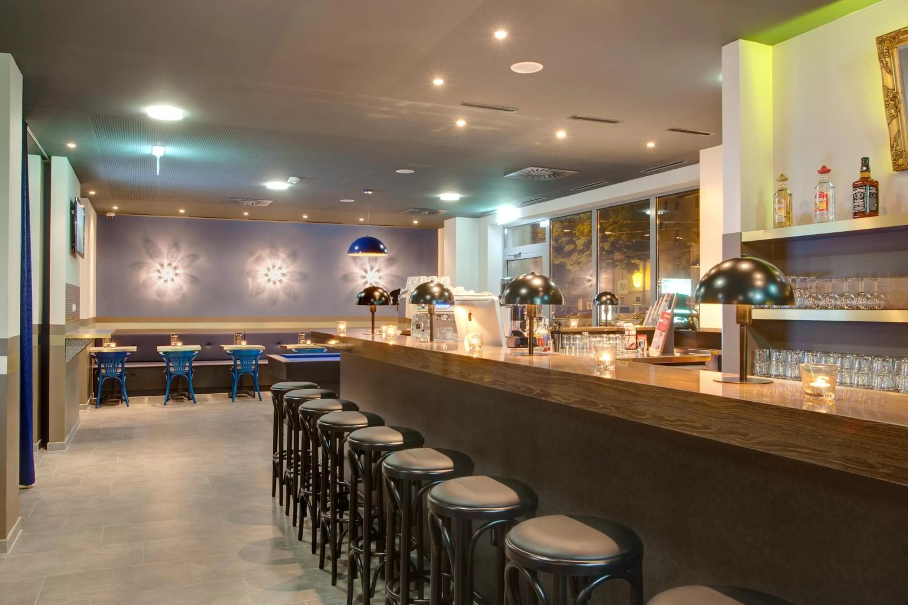 Lobby or reception in MEININGER Hotel Salzburg City Center